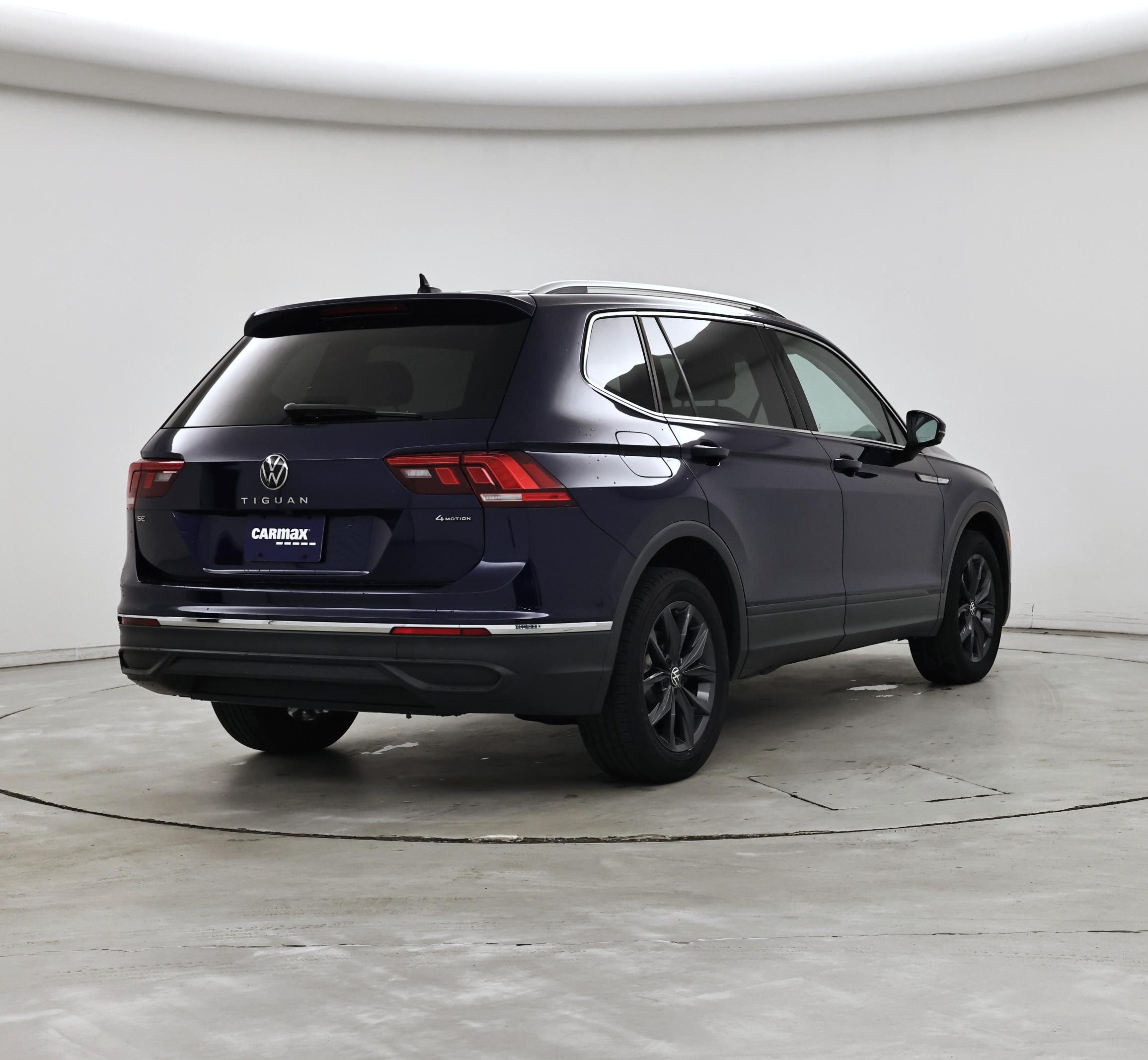 Thumbnail: 2022 Volkswagen Tiguan - 8