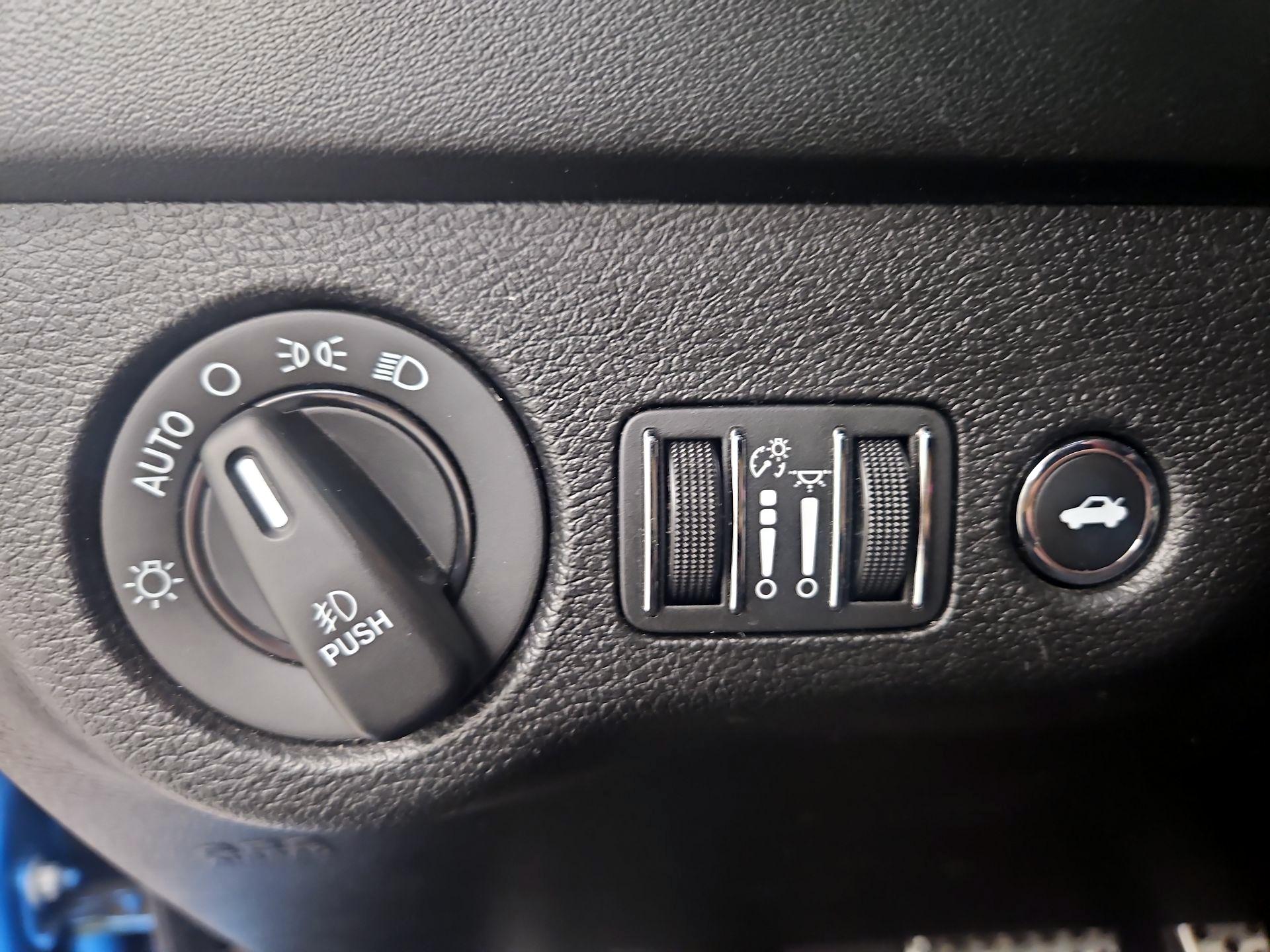 Thumbnail: 2019 Dodge Charger - 13