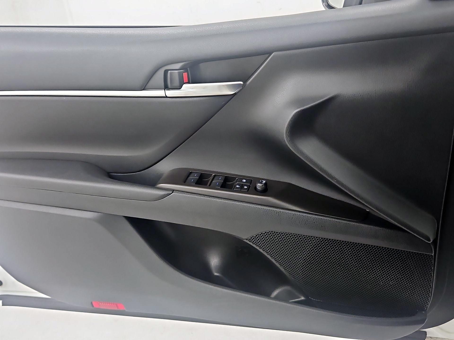 Thumbnail: 2023 Toyota Camry - 12