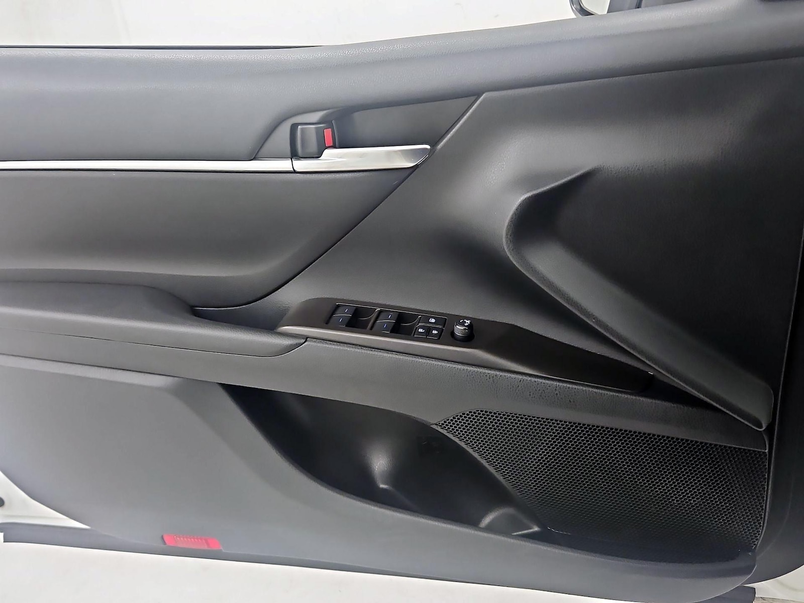 2023 Toyota Camry LE - Photo 13