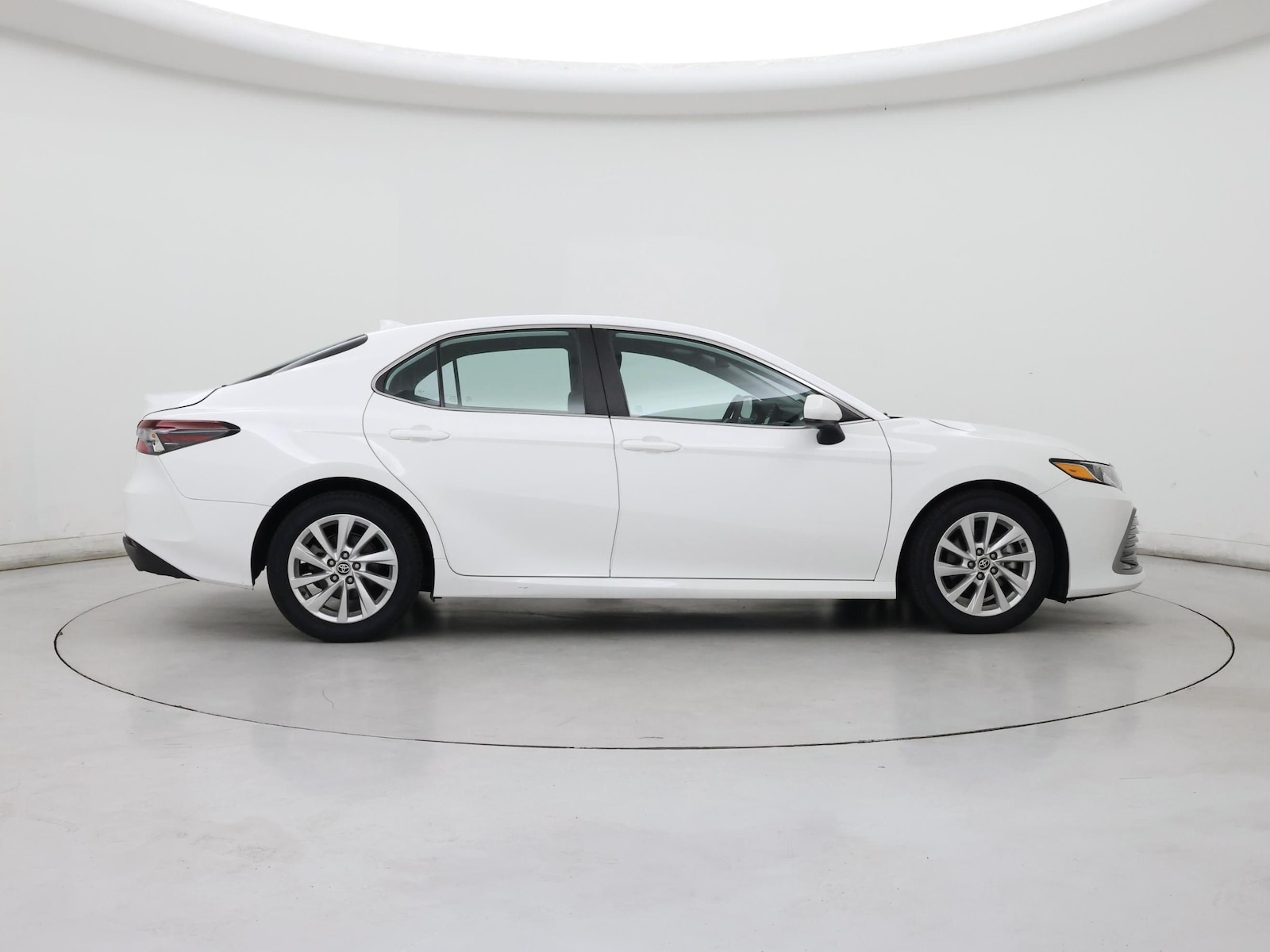 2023 Toyota Camry LE - Photo 8