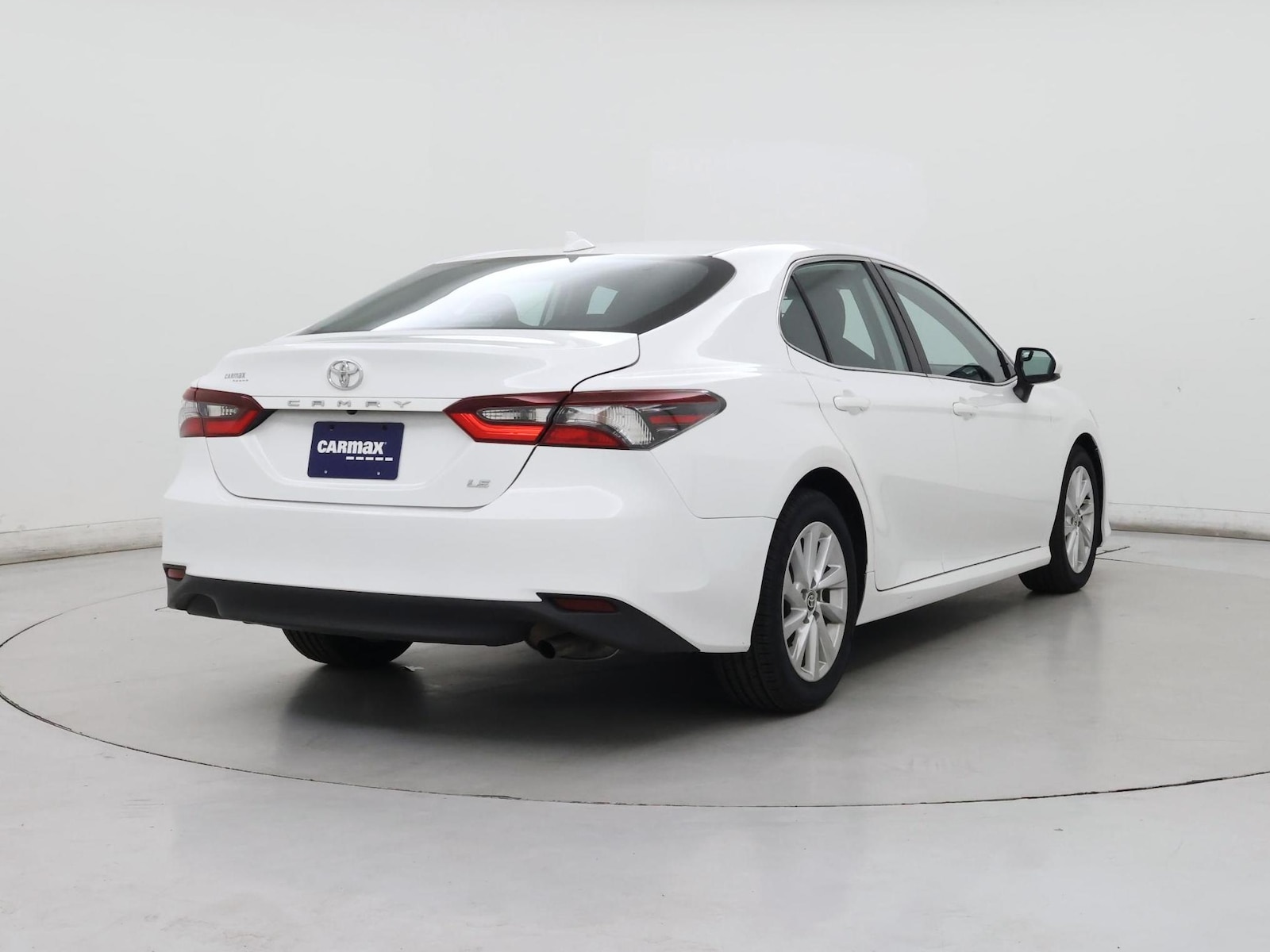 2023 Toyota Camry LE - Photo 9