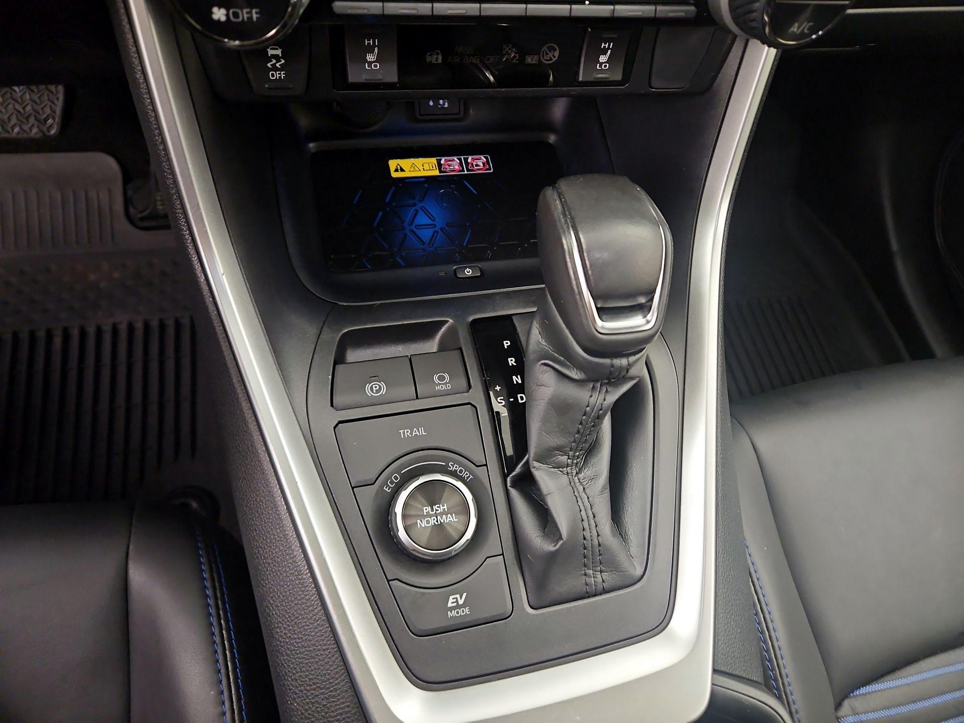 Thumbnail: 2024 Toyota RAV4 - 17