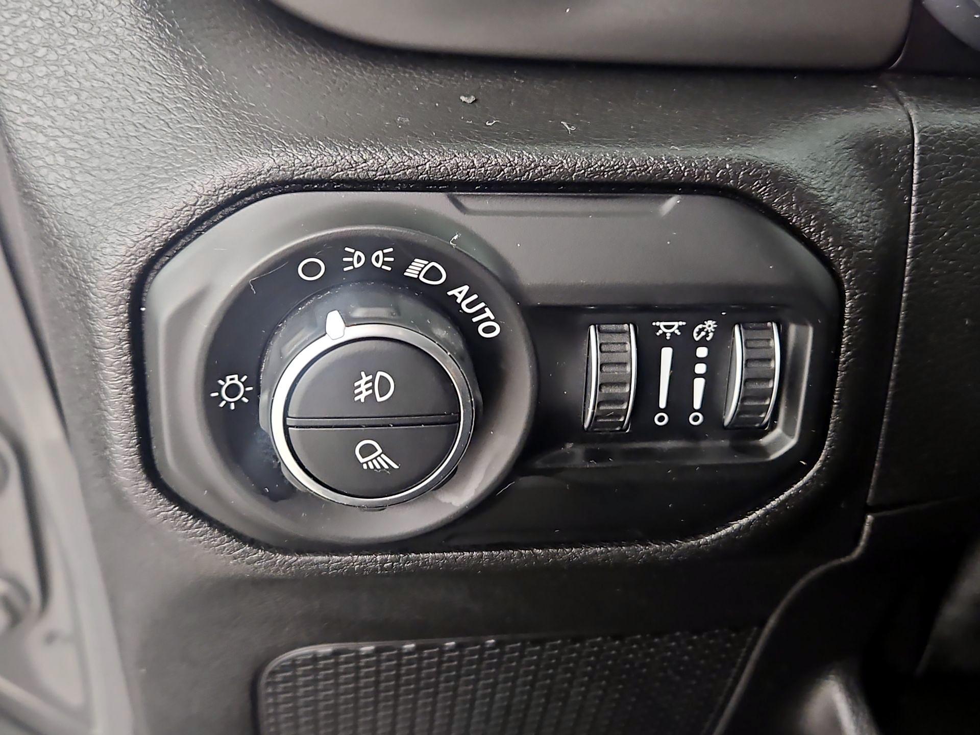 Thumbnail: 2021 Jeep Gladiator - 13