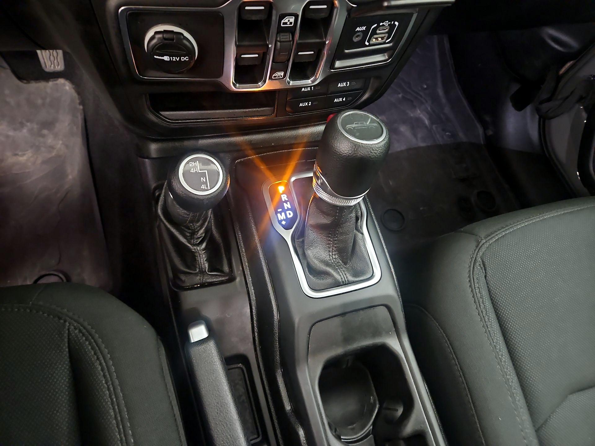 Thumbnail: 2021 Jeep Gladiator - 17