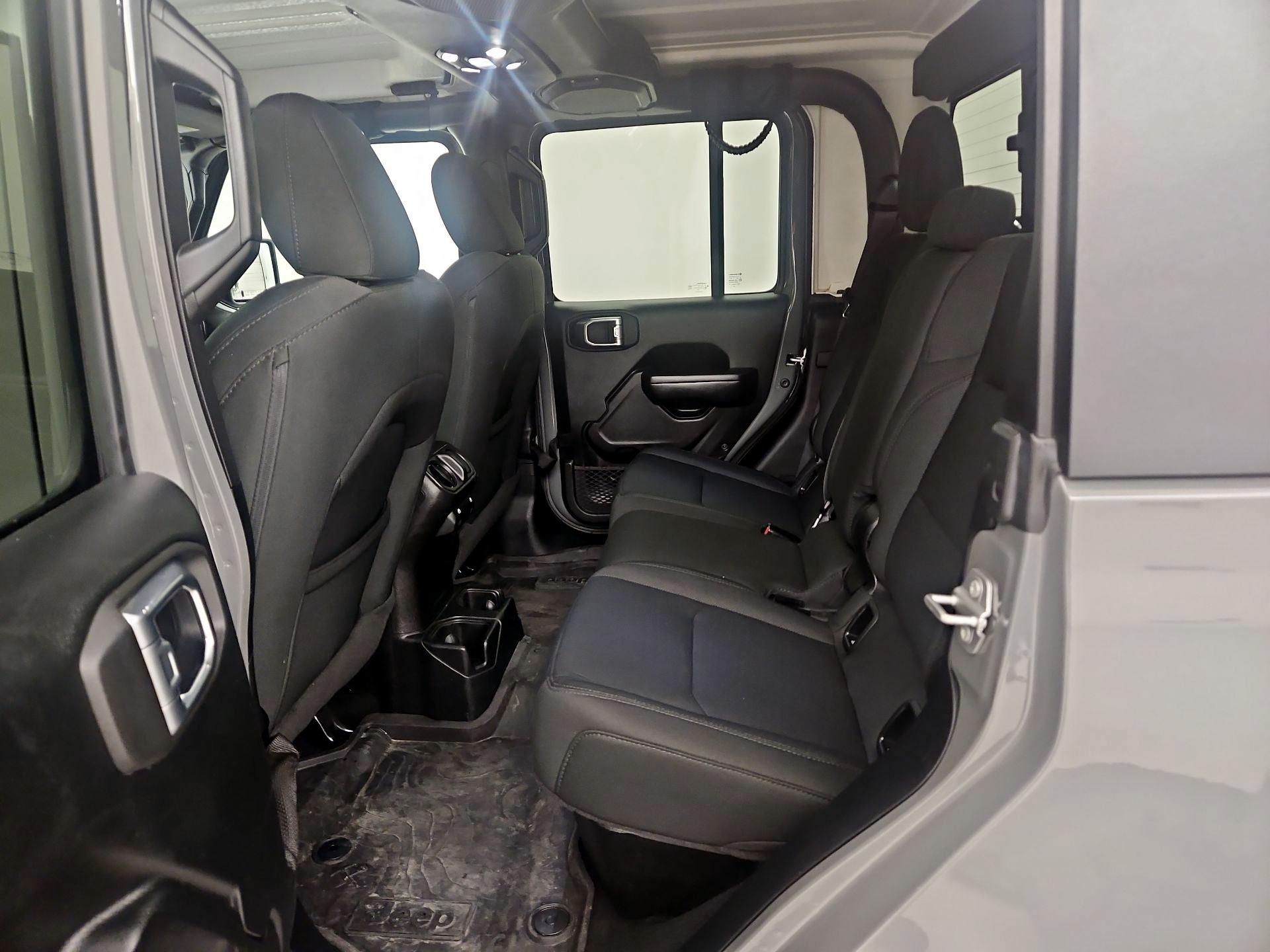 Thumbnail: 2021 Jeep Gladiator - 19