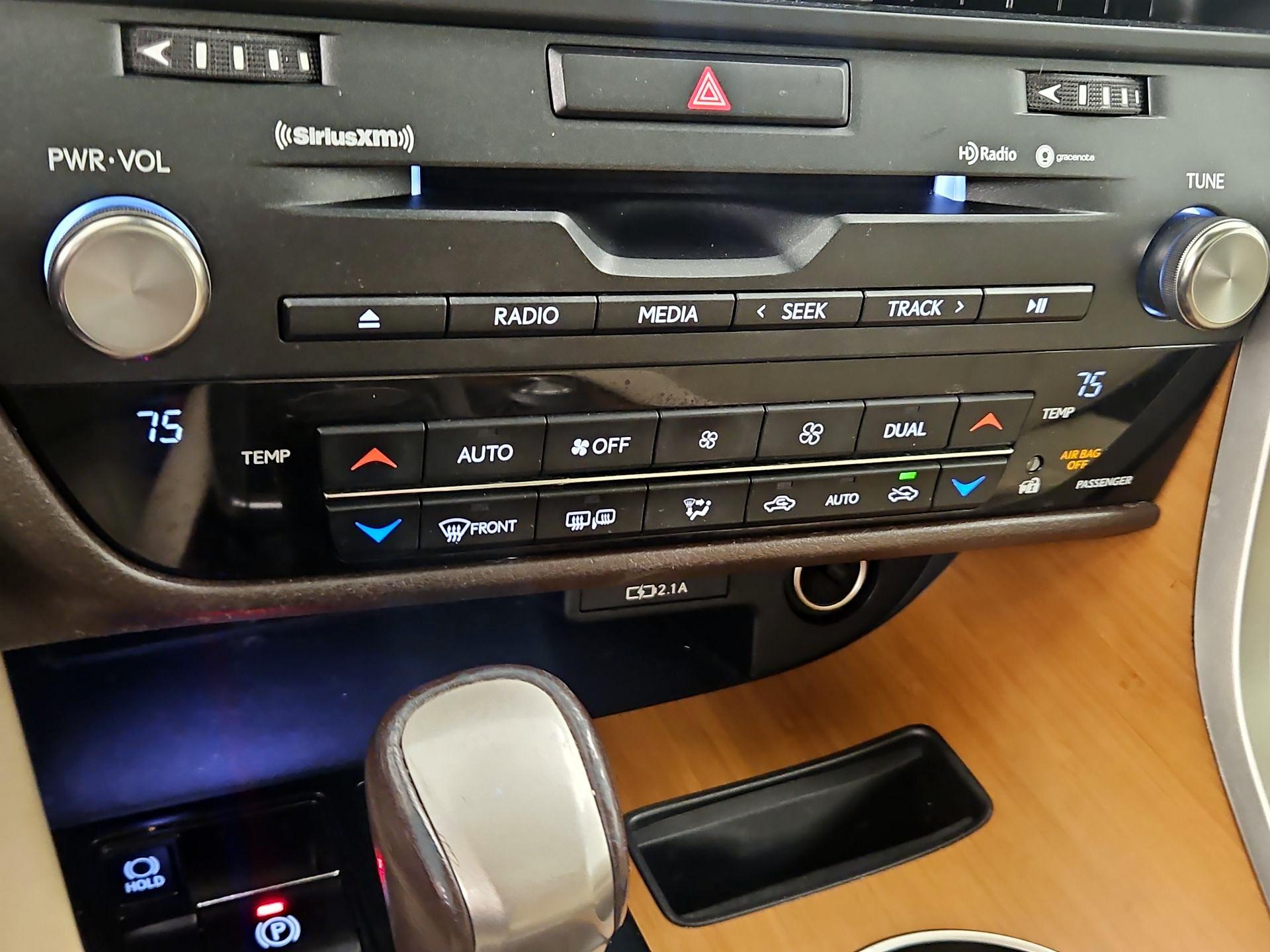 Thumbnail: 2020 Lexus RX - 17