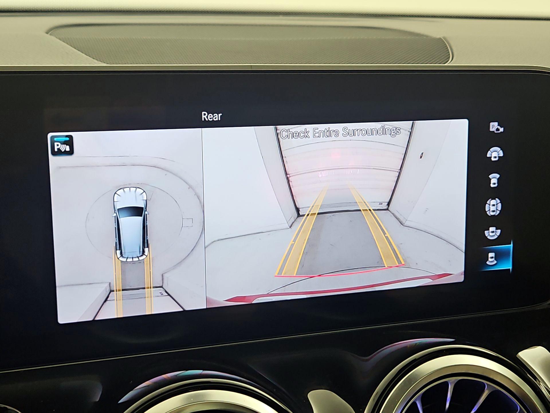 Thumbnail: 2021 Mercedes-Benz GLB - 14