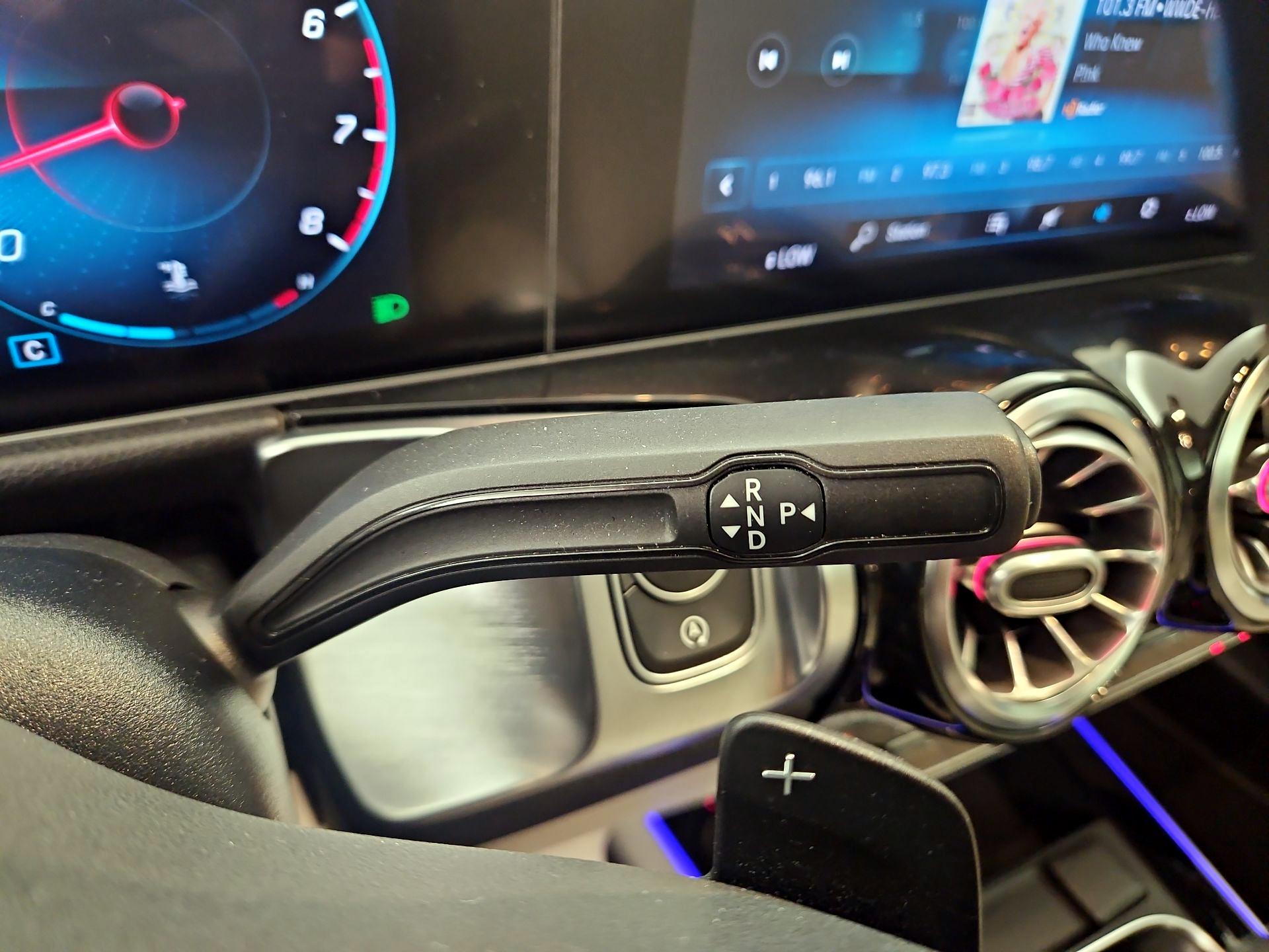 Thumbnail: 2021 Mercedes-Benz GLB - 17