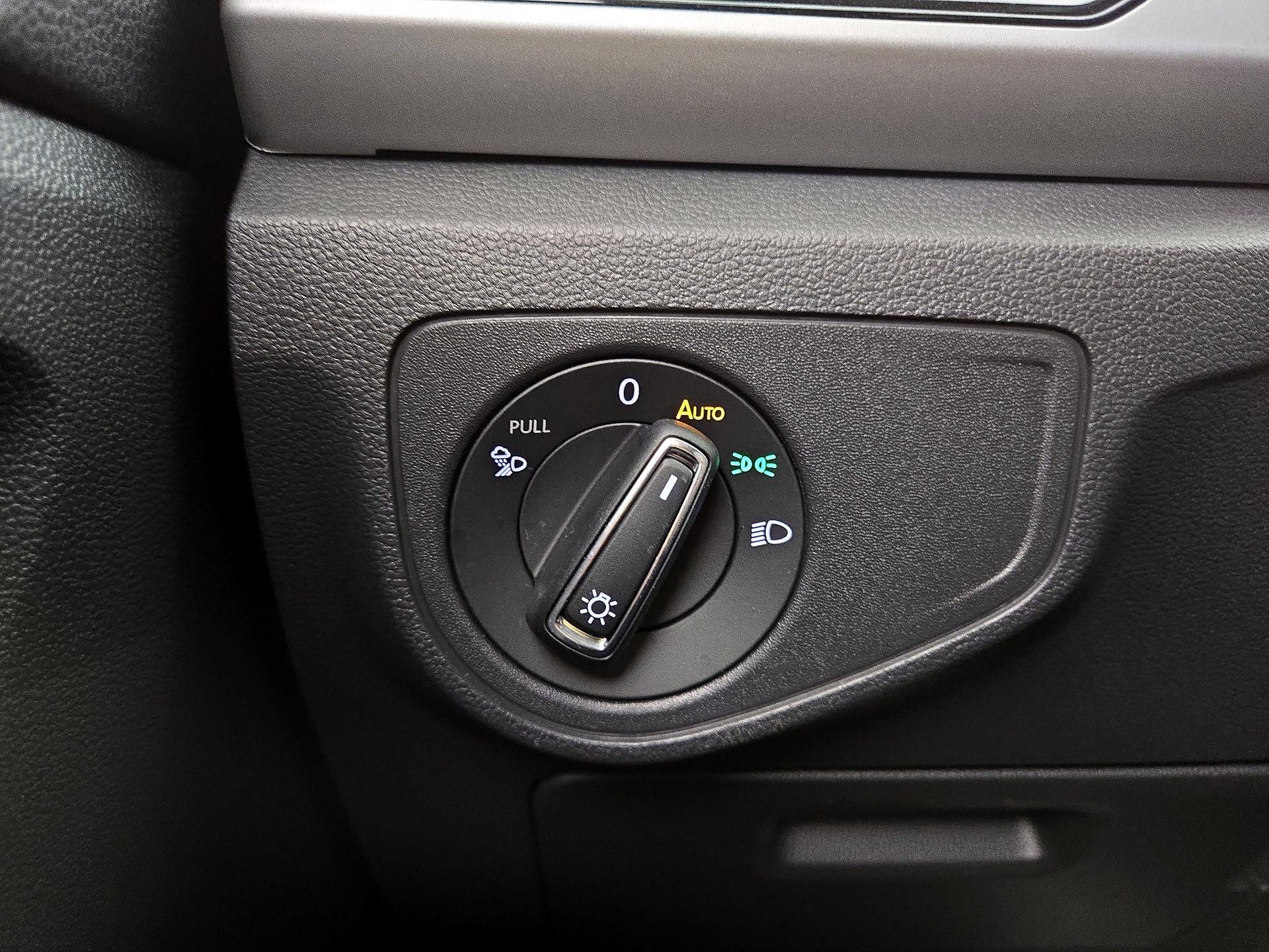 Thumbnail: 2022 Volkswagen Atlas - 13