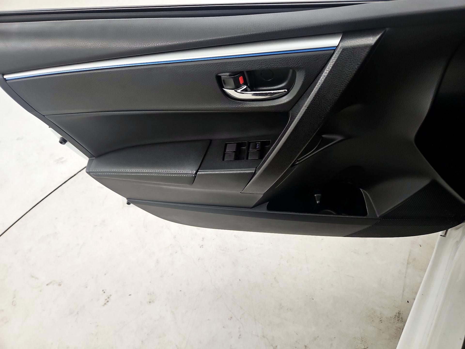 Thumbnail: 2016 Toyota Corolla - 12