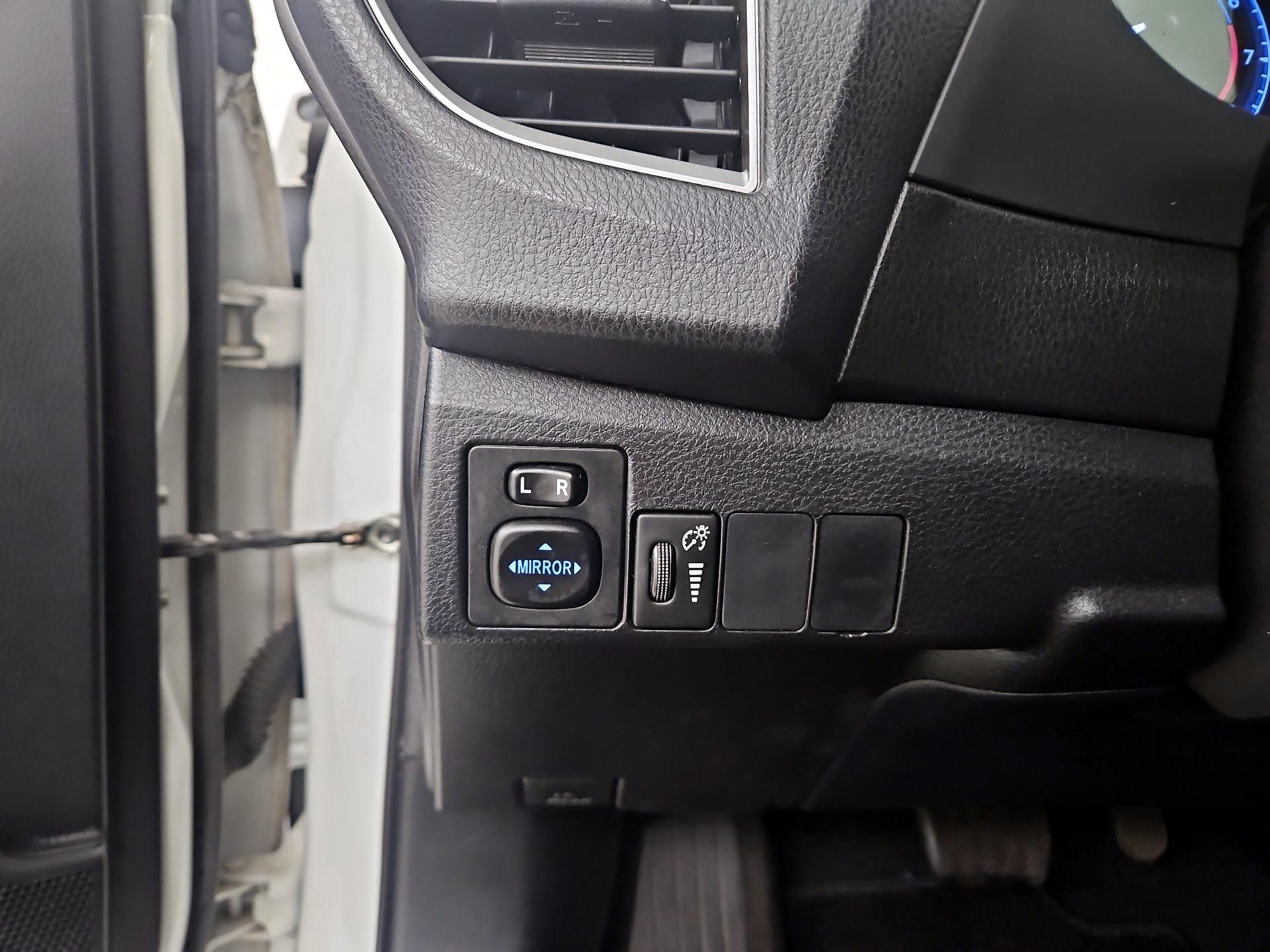 Thumbnail: 2016 Toyota Corolla - 13