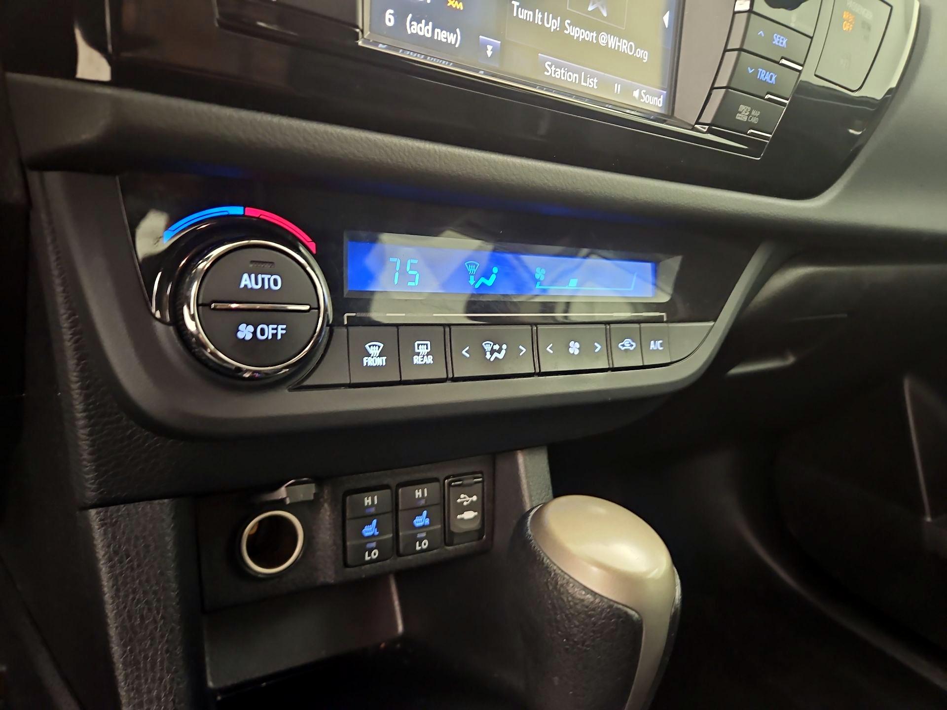 Thumbnail: 2016 Toyota Corolla - 16