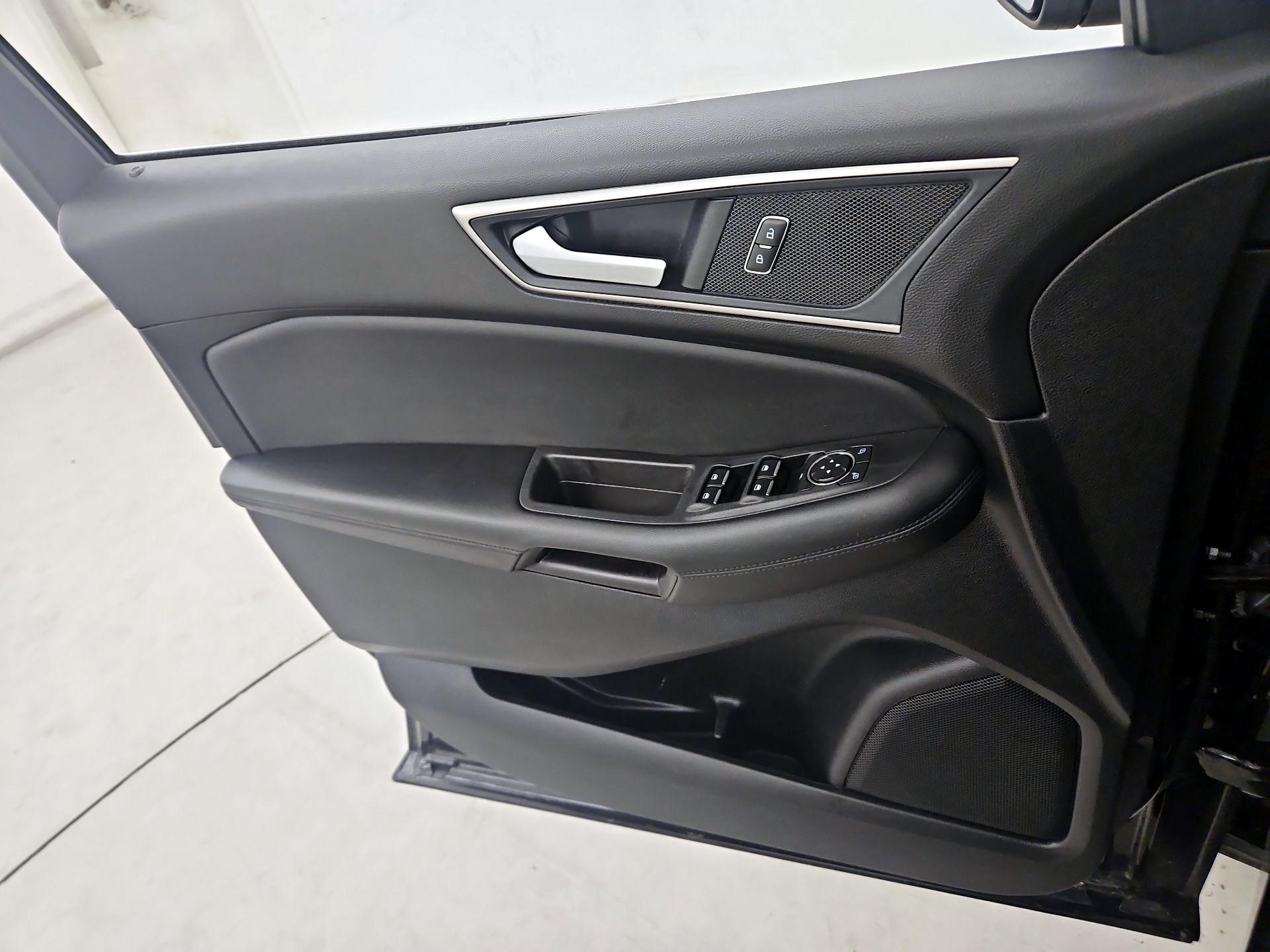 Thumbnail: 2022 Ford Edge - 12