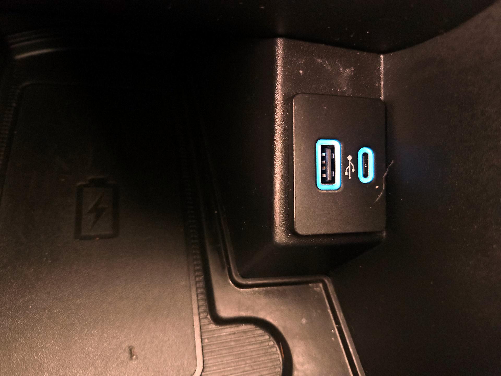 Thumbnail: 2022 Ford Edge - 18