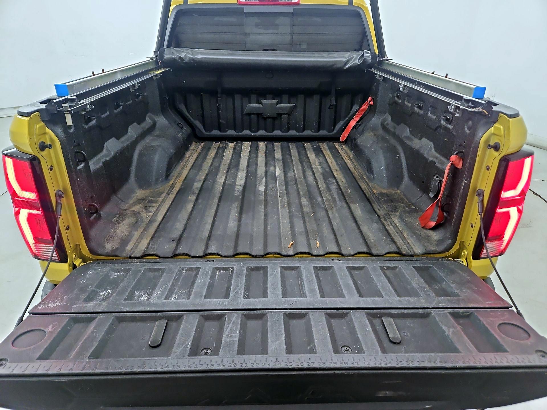 Thumbnail: 2023 Chevrolet Colorado - 20