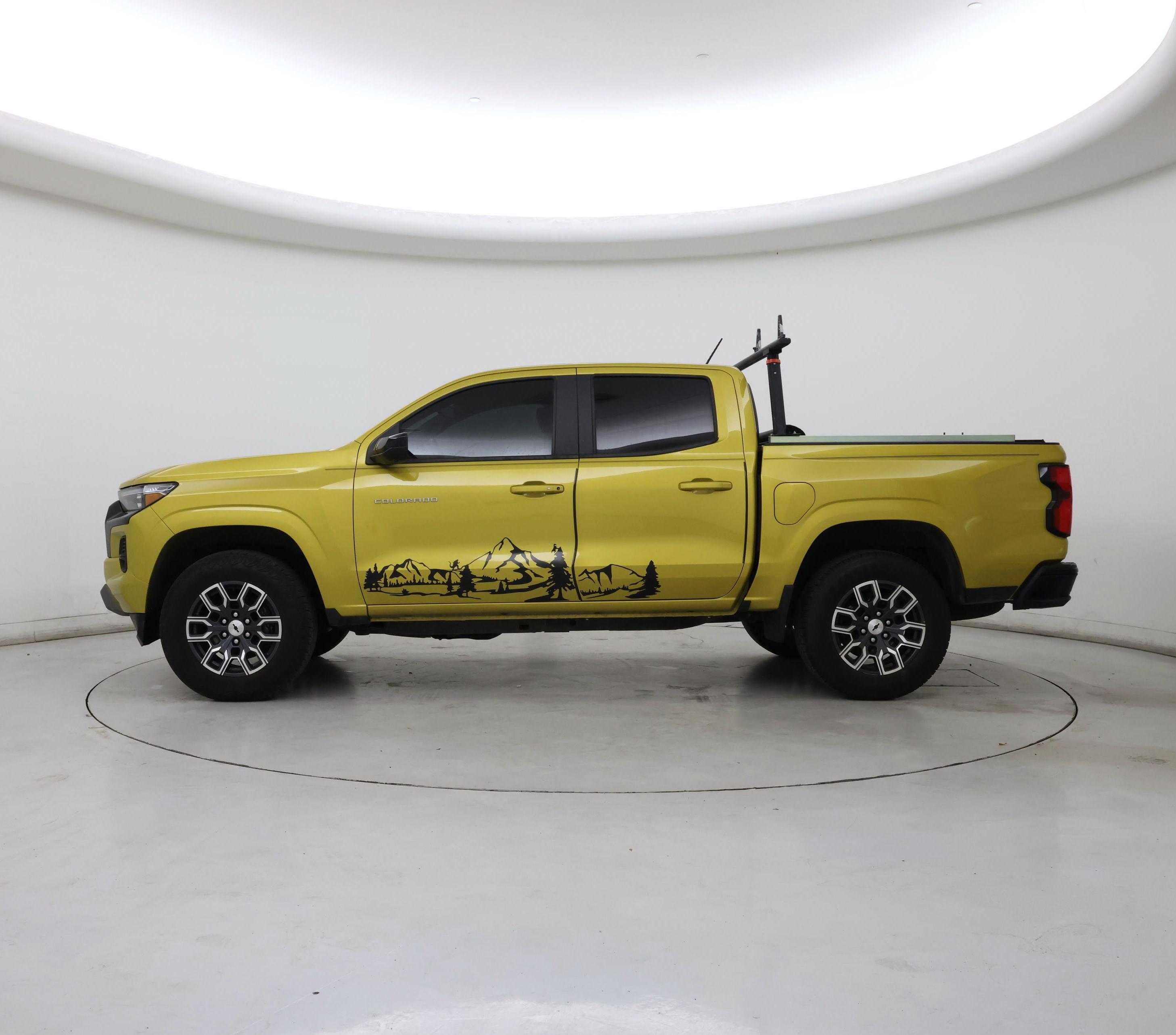 Thumbnail: 2023 Chevrolet Colorado - 3