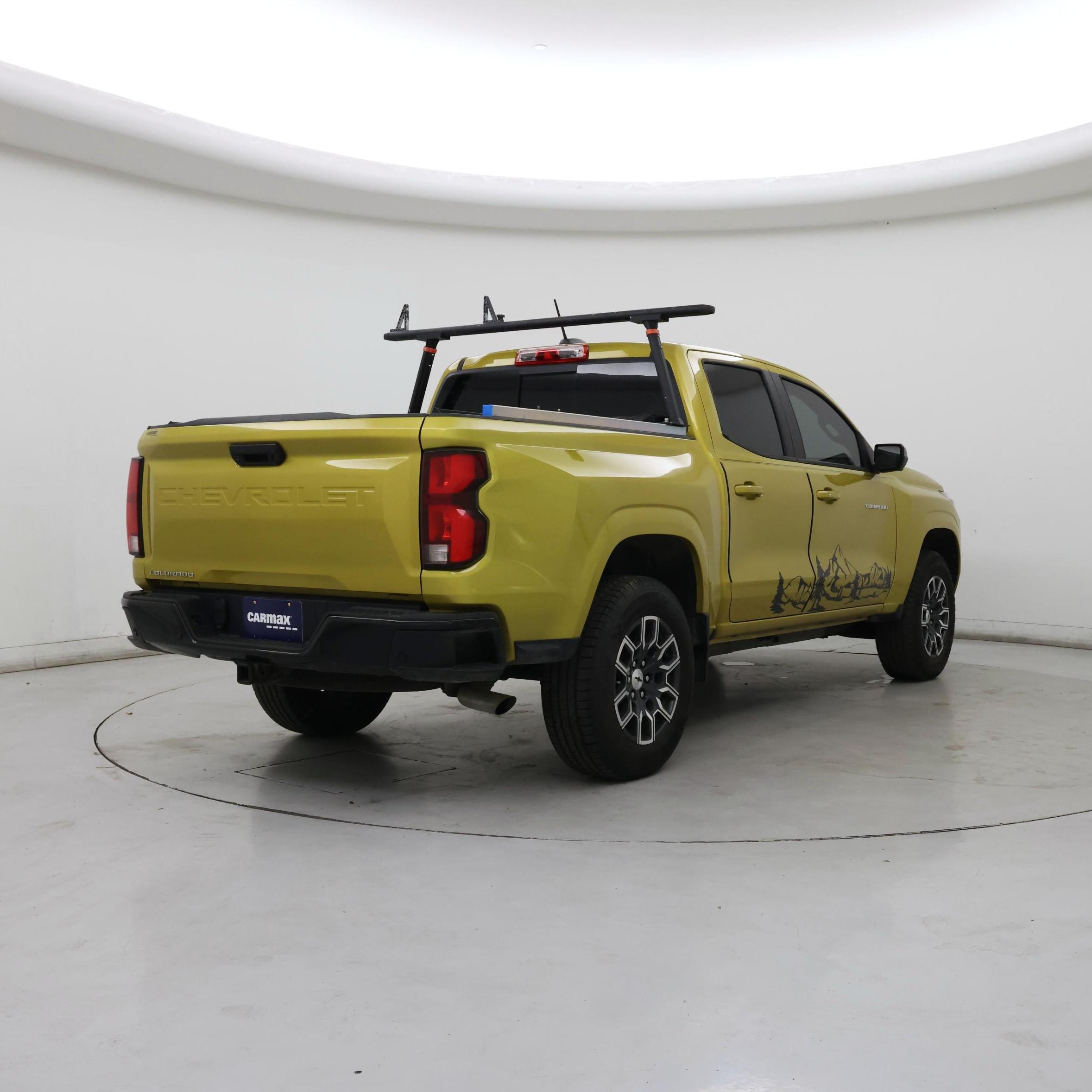 Thumbnail: 2023 Chevrolet Colorado - 8