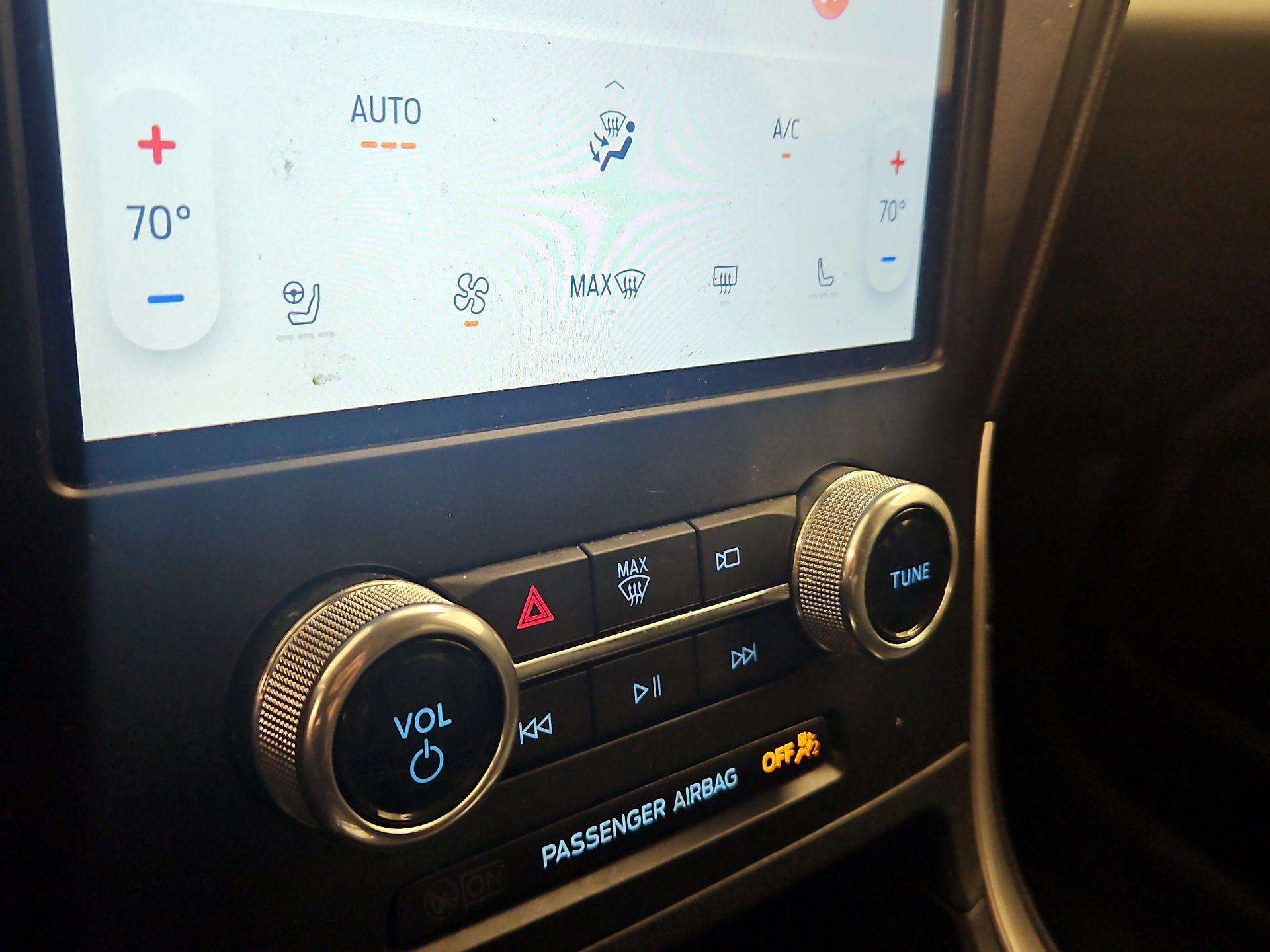 Thumbnail: 2022 Ford Edge - 16