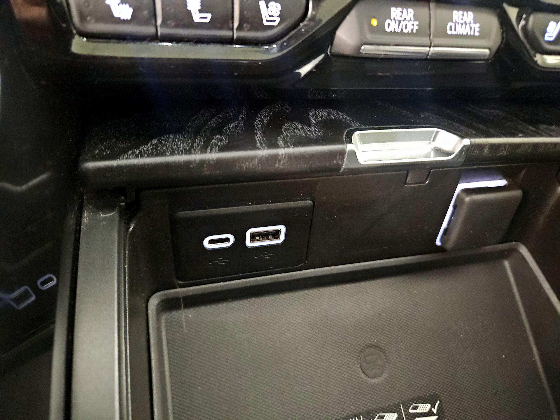 Thumbnail: 2021 GMC Yukon - 19