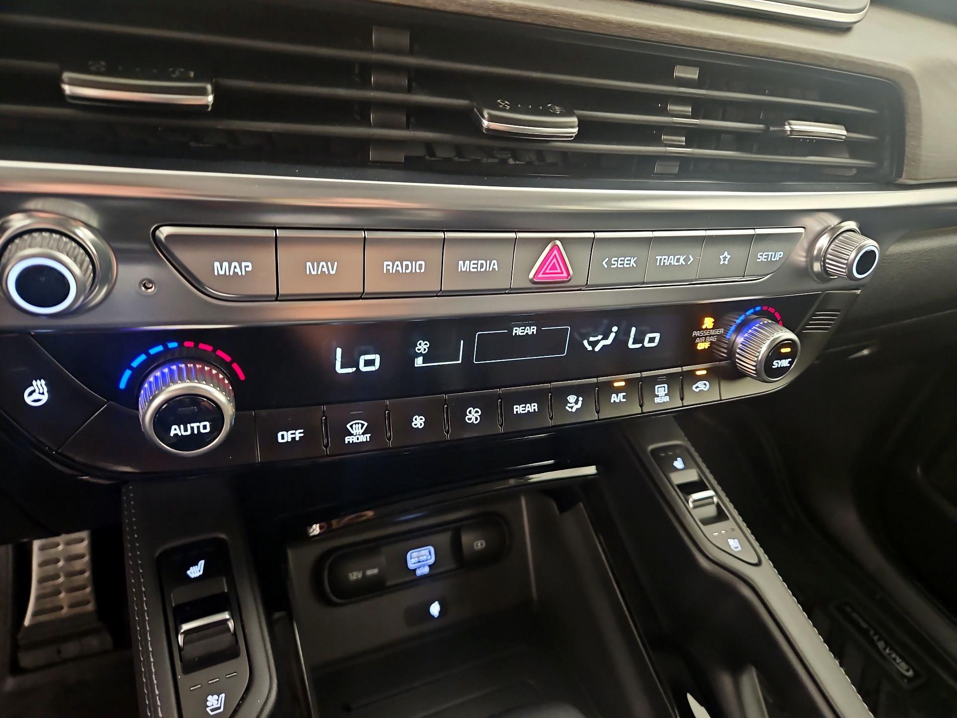 Thumbnail: 2022 Kia Telluride - 17