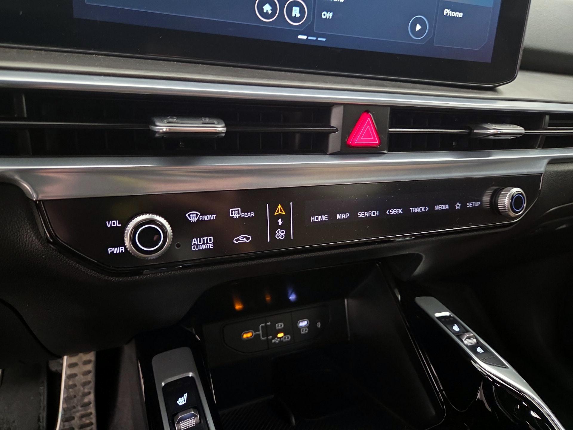 Thumbnail: 2024 Kia Sorento - 16