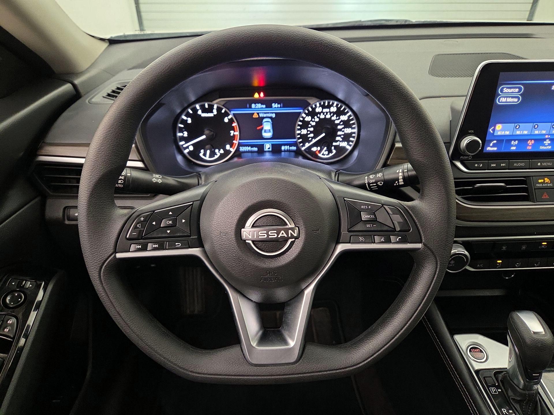 Thumbnail: 2023 Nissan Altima - 10