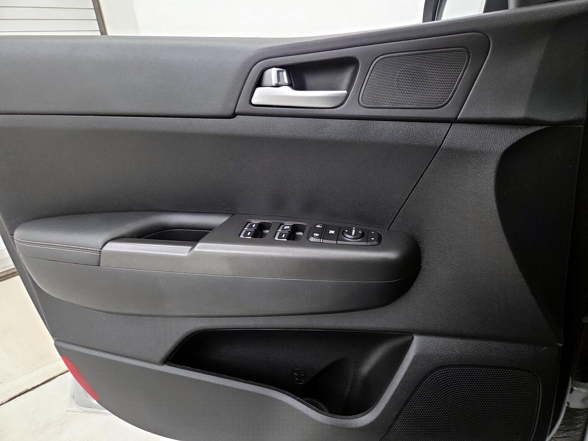 Thumbnail: 2021 Kia Sportage - 12