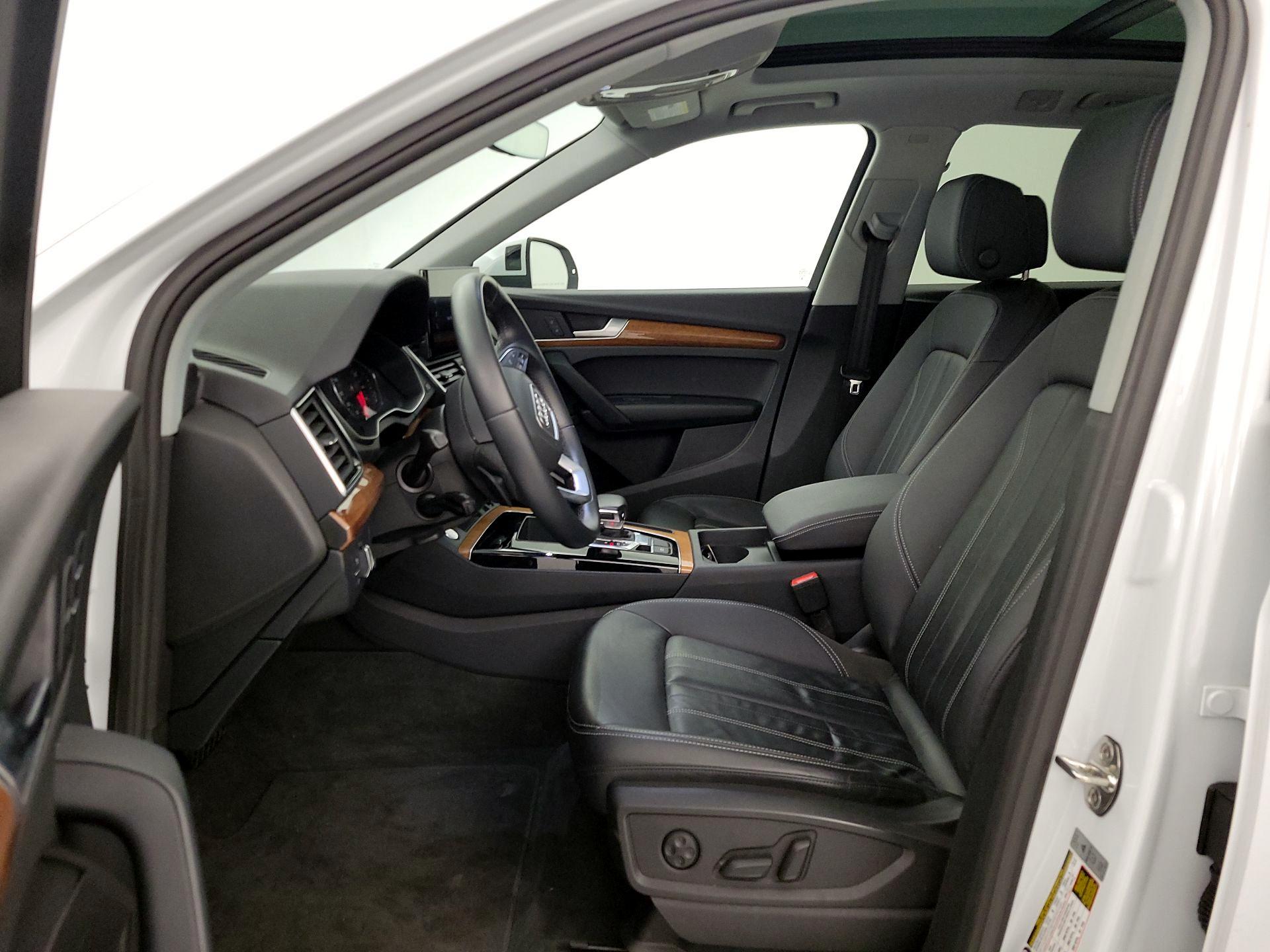 Thumbnail: 2023 Audi Q5 - 11