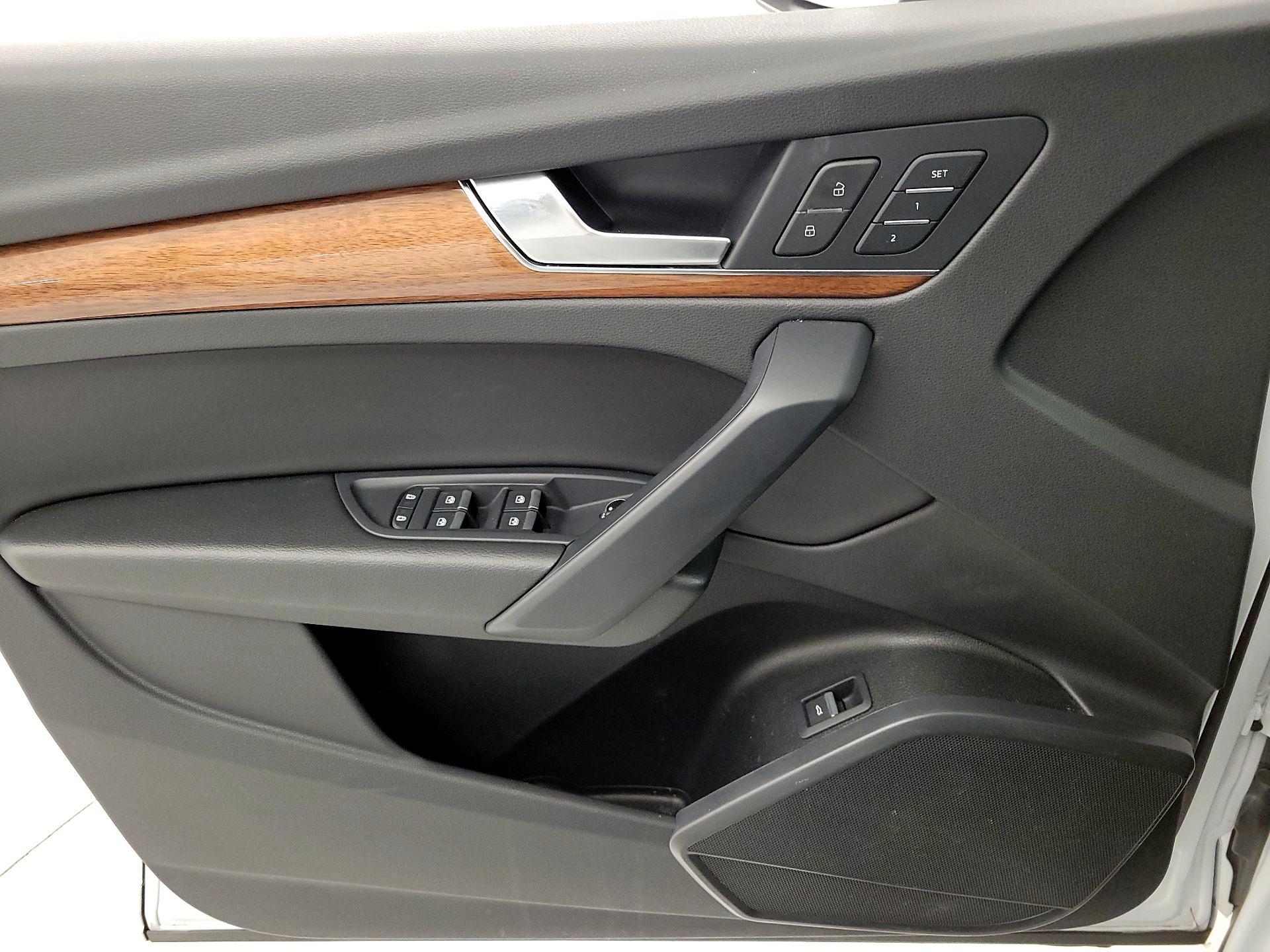 Thumbnail: 2023 Audi Q5 - 12