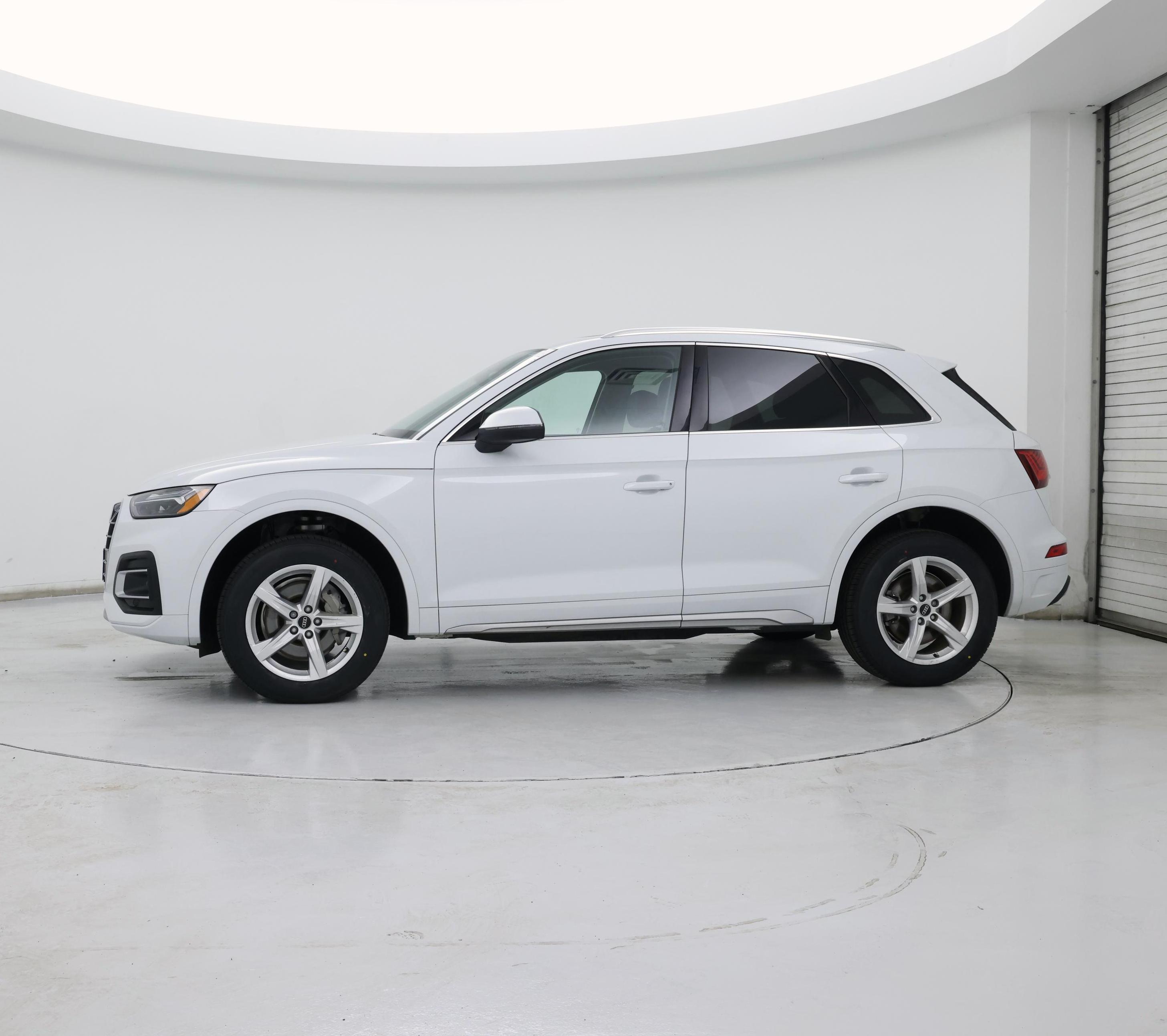 Thumbnail: 2023 Audi Q5 - 3