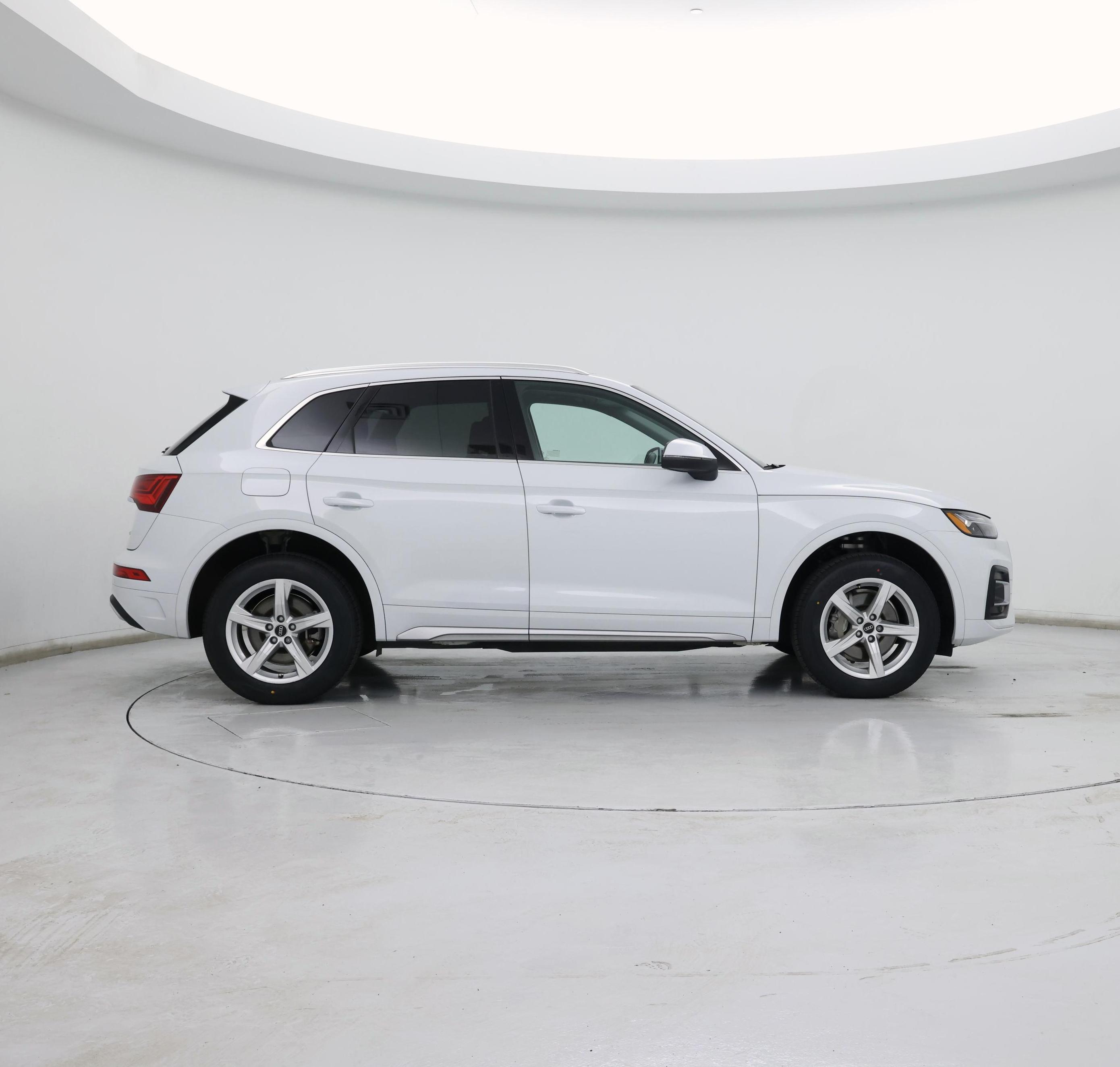 Thumbnail: 2023 Audi Q5 - 7