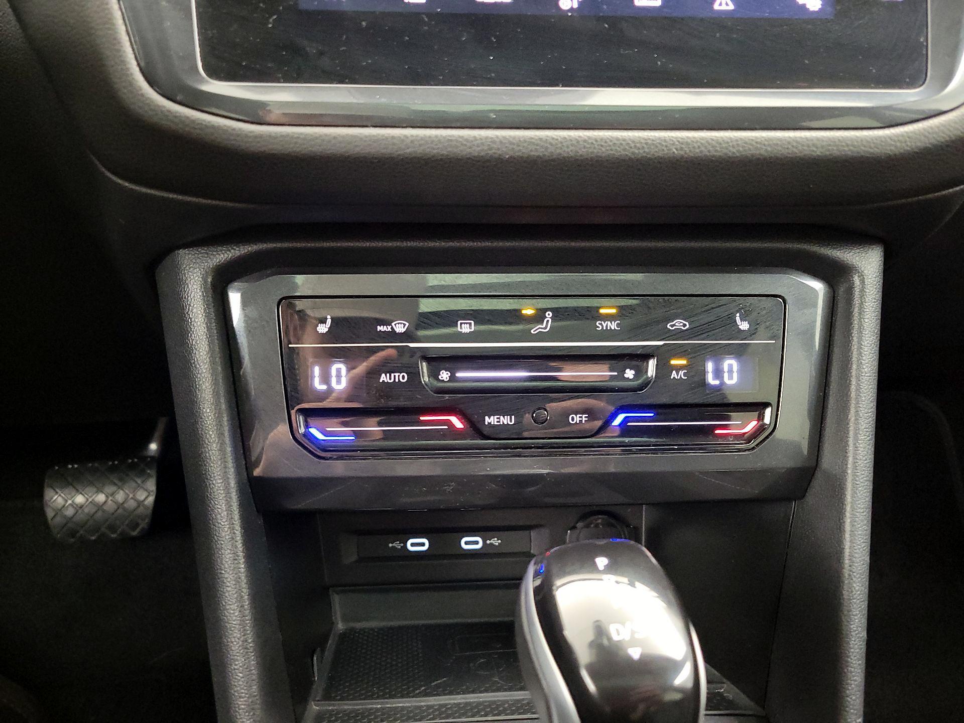 Thumbnail: 2023 Volkswagen Tiguan - 16