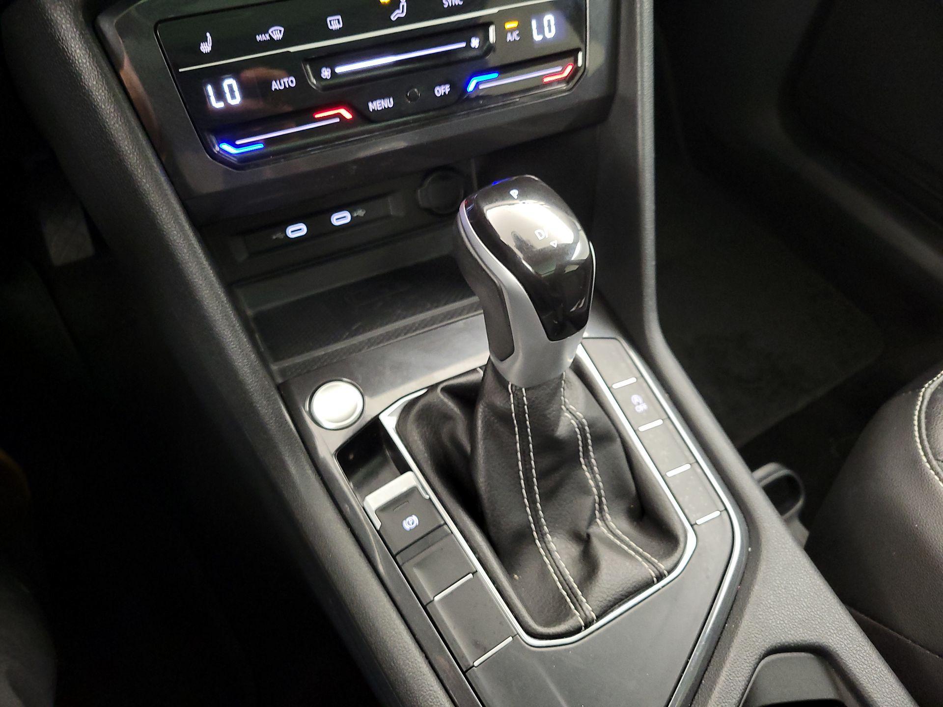 Thumbnail: 2023 Volkswagen Tiguan - 17