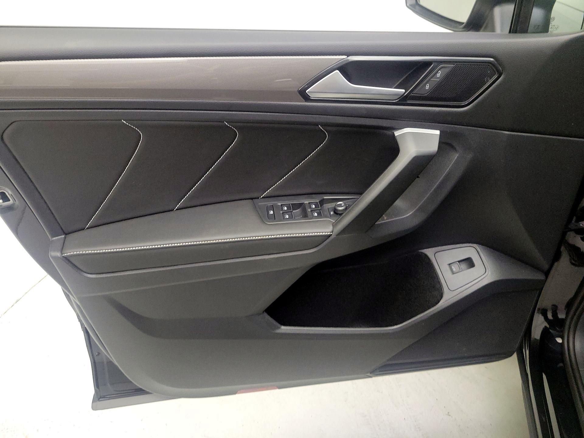 Thumbnail: 2024 Volkswagen Tiguan - 10