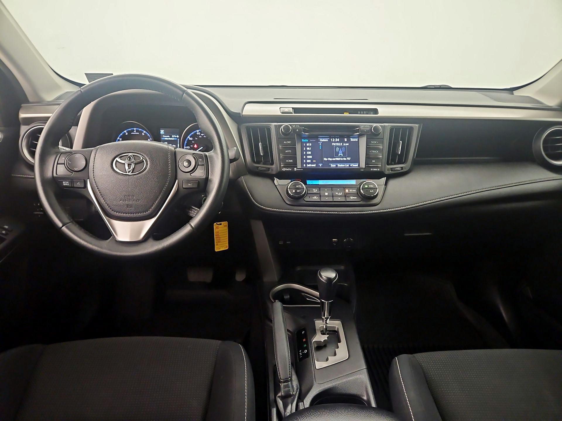 Thumbnail: 2017 Toyota RAV4 - 9