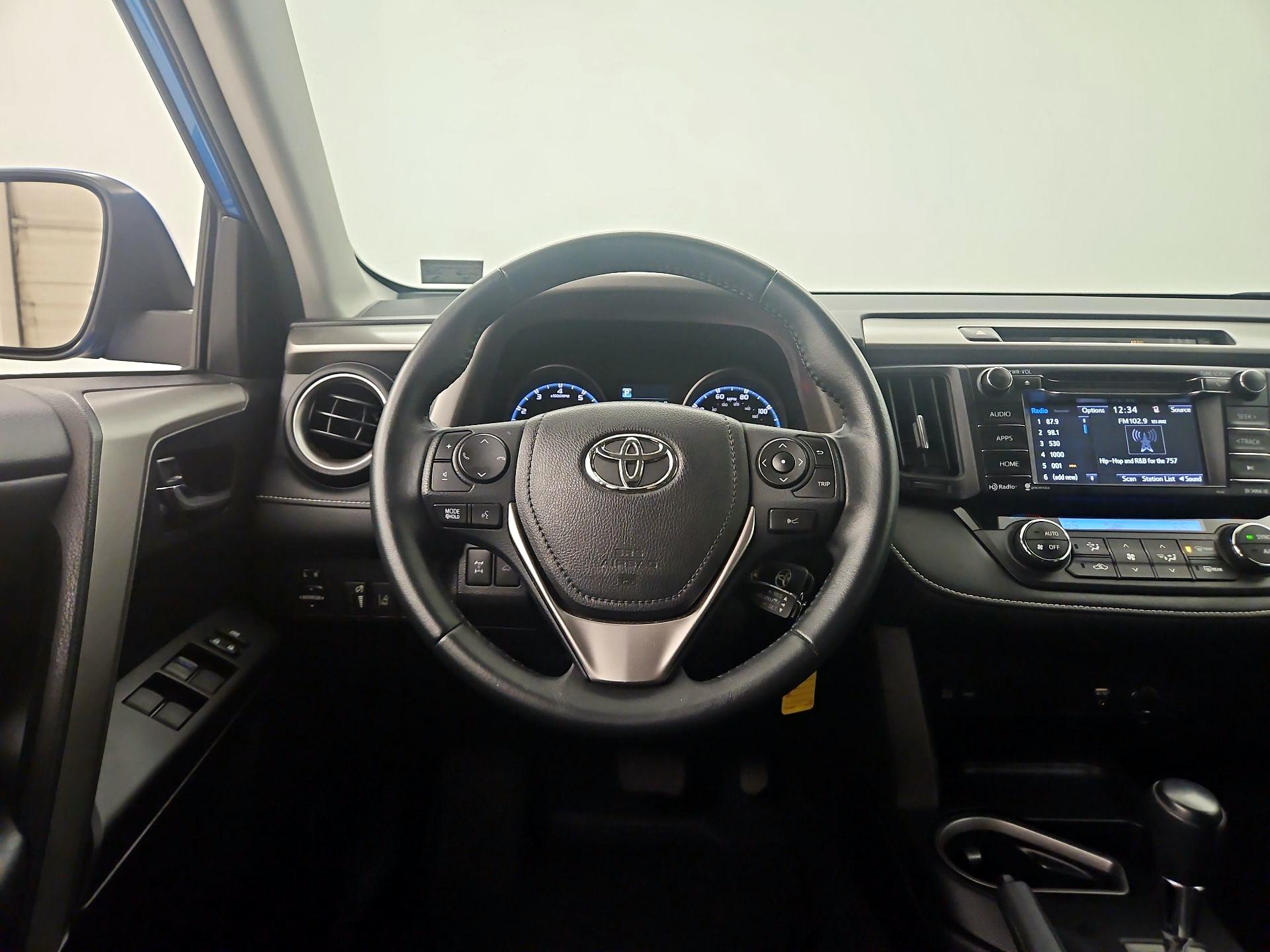 Thumbnail: 2017 Toyota RAV4 - 10