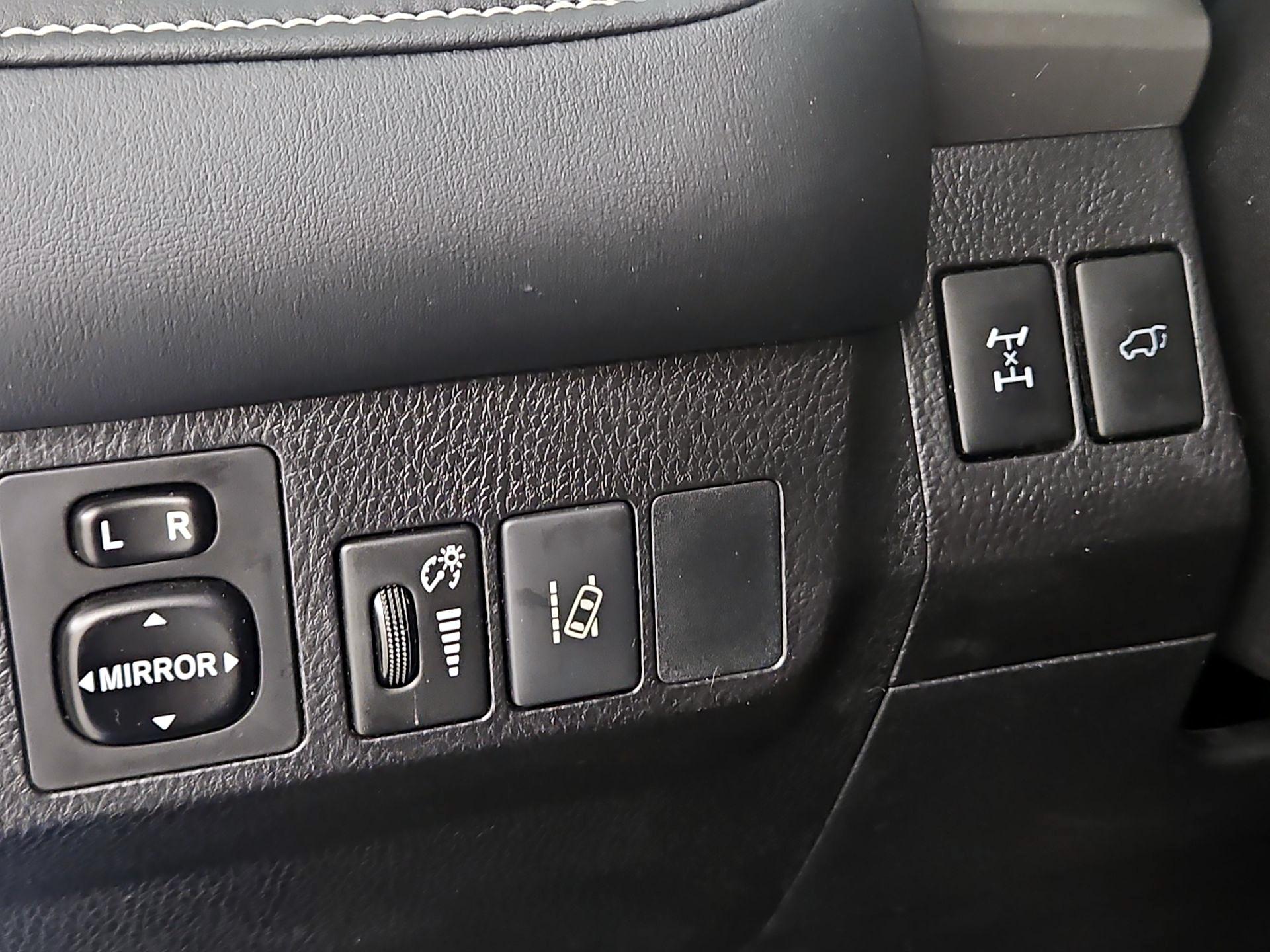 Thumbnail: 2017 Toyota RAV4 - 13