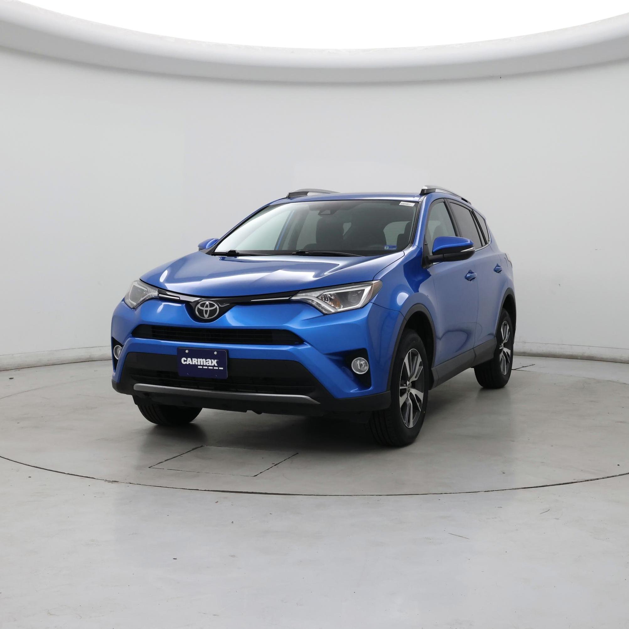 Thumbnail: 2017 Toyota RAV4 - 4