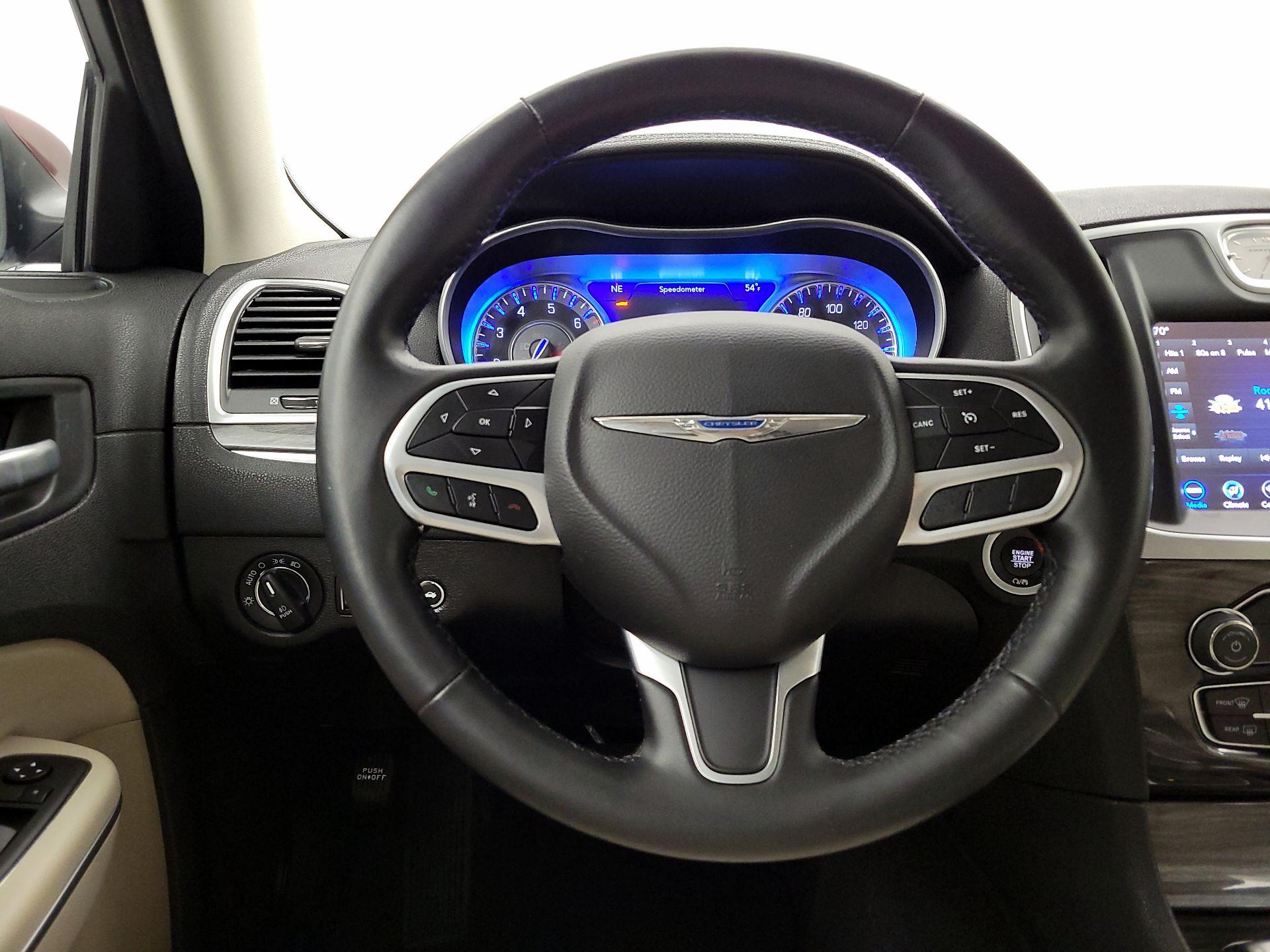 Thumbnail: 2022 Chrysler 300 - 10