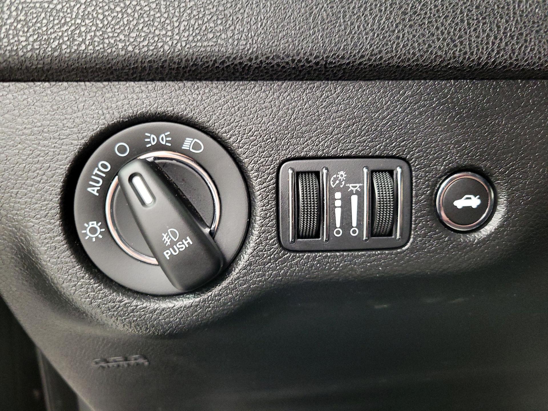 Thumbnail: 2022 Chrysler 300 - 13