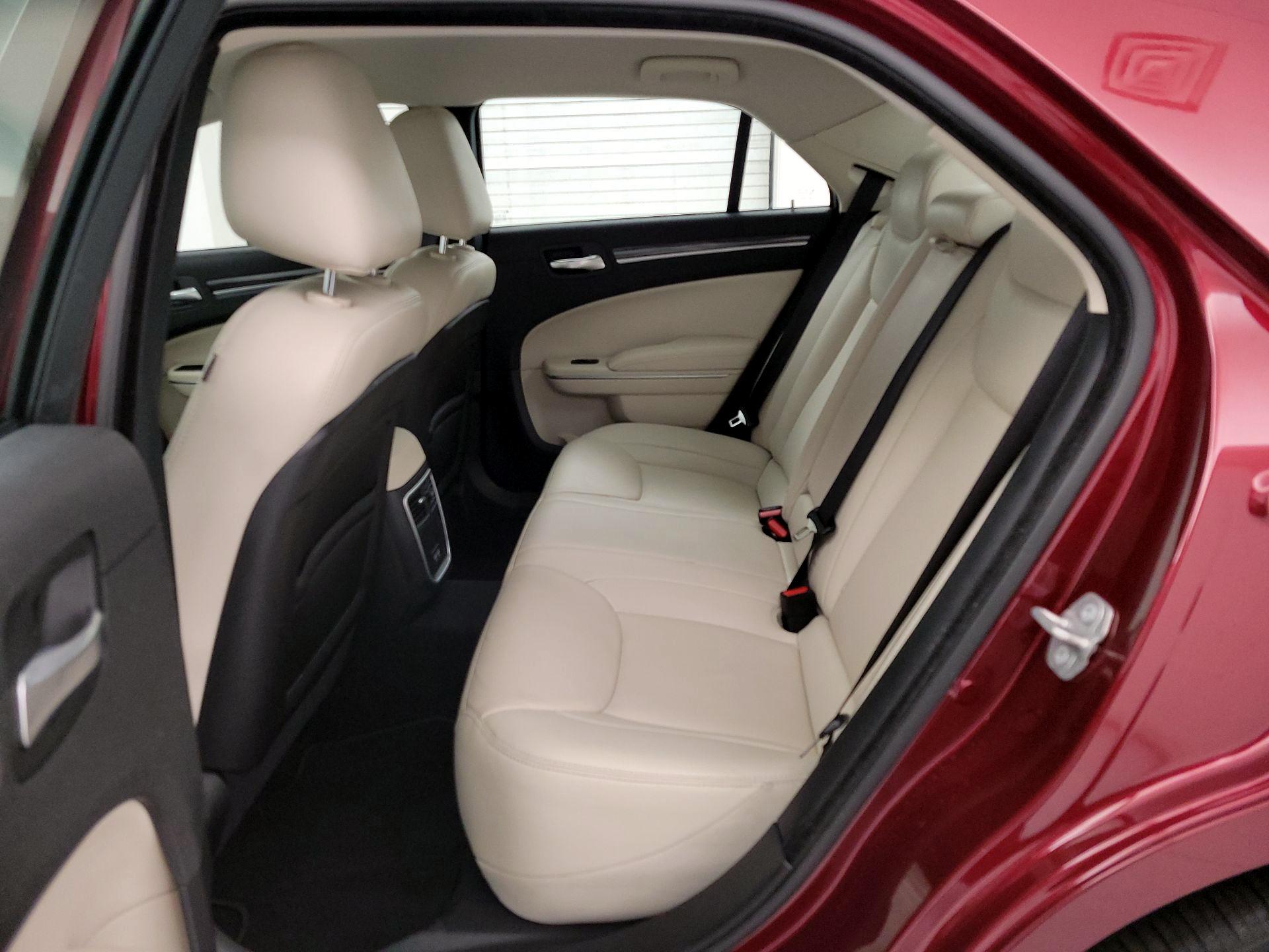 Thumbnail: 2022 Chrysler 300 - 18