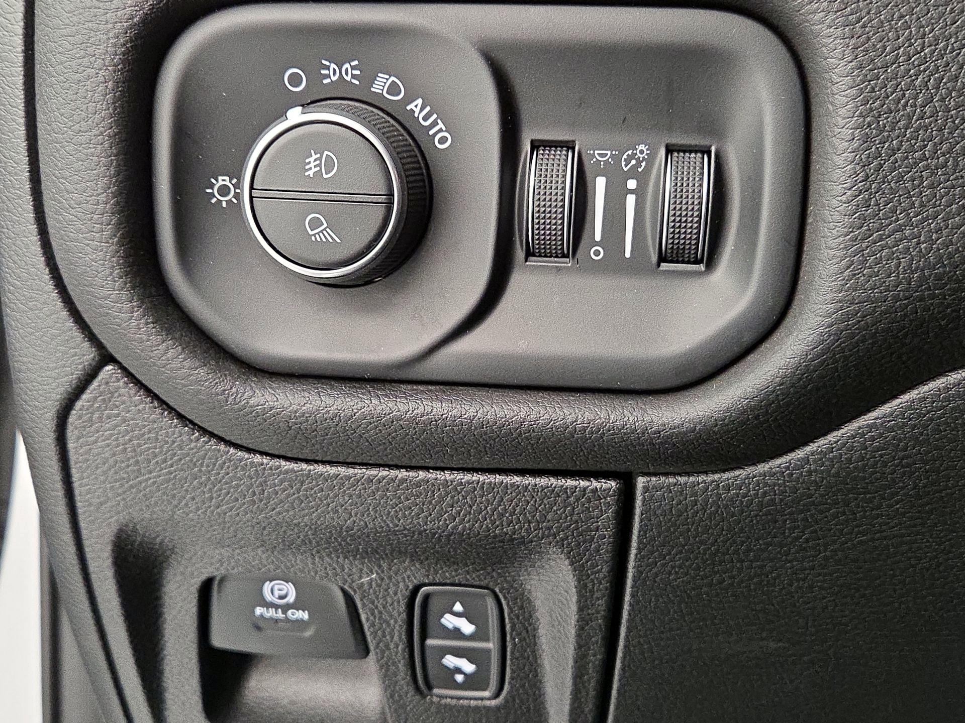 Thumbnail: 2025 RAM 1500 - 13