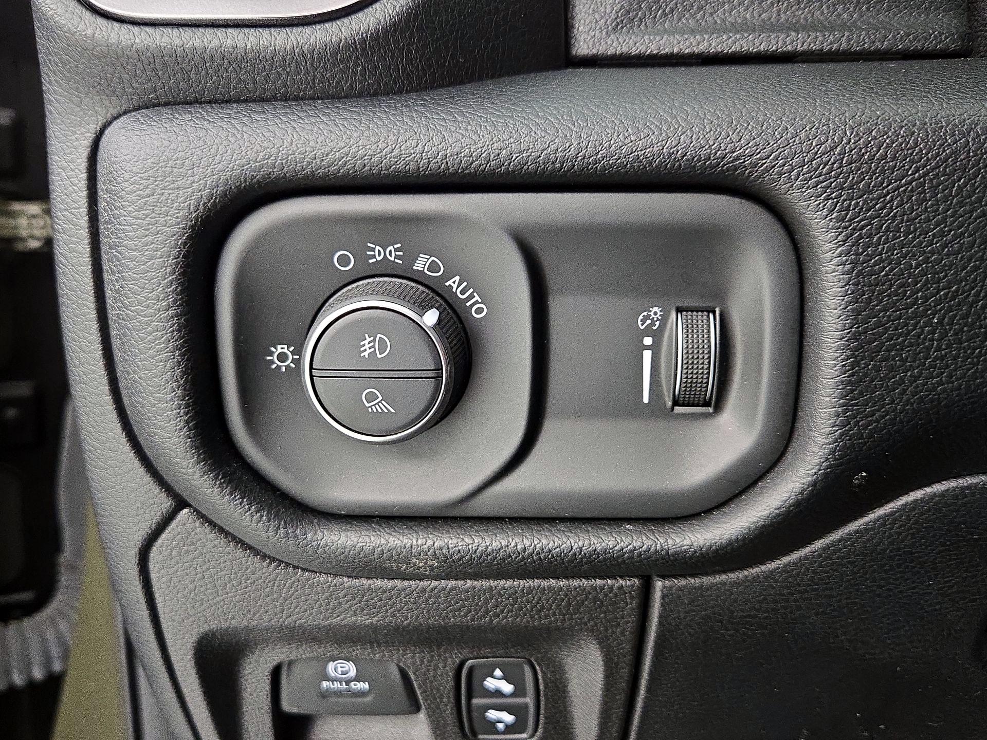 Thumbnail: 2021 RAM 1500 - 13