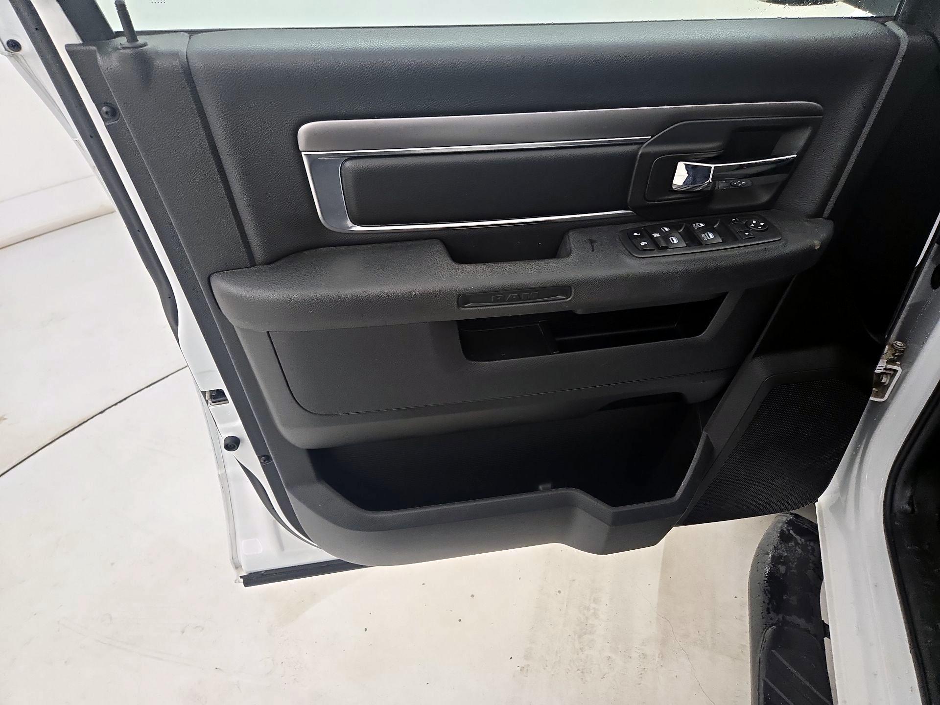 Thumbnail: 2021 RAM 1500 Classic - 12