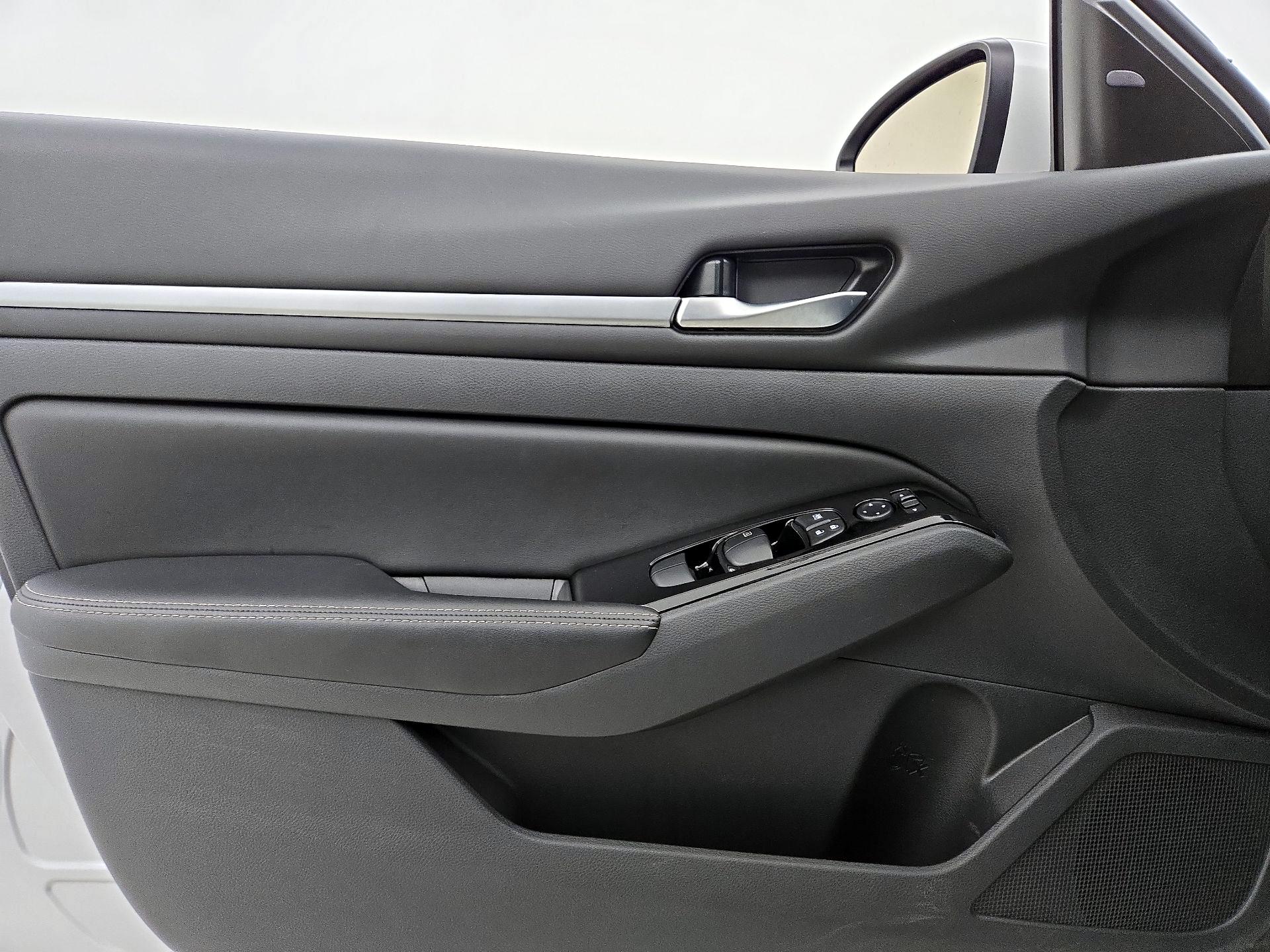 Thumbnail: 2023 Nissan Altima - 12