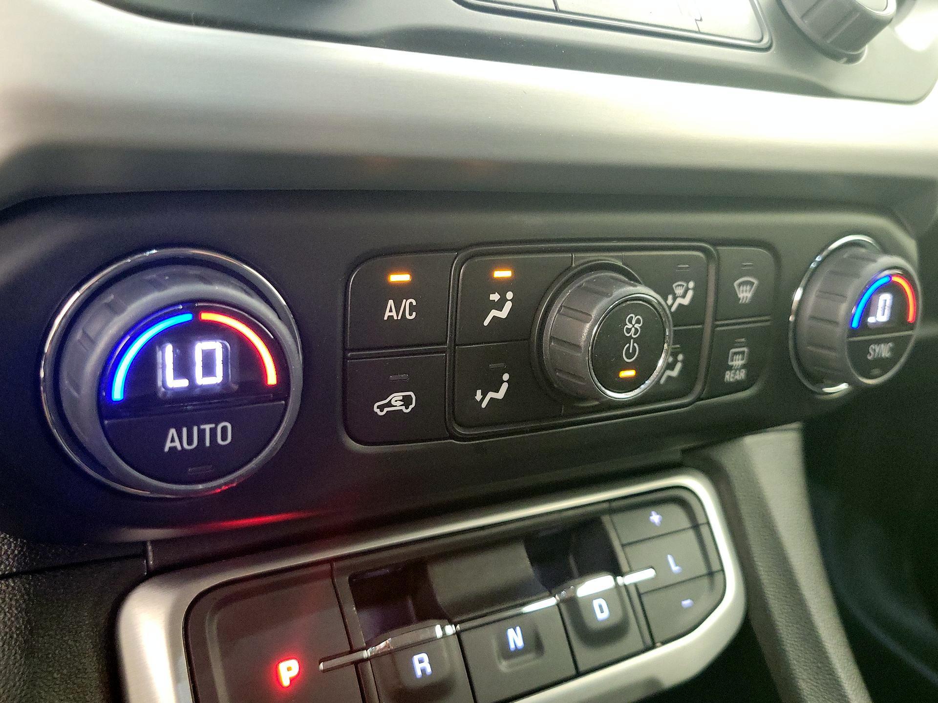 Thumbnail: 2023 GMC Acadia - 16