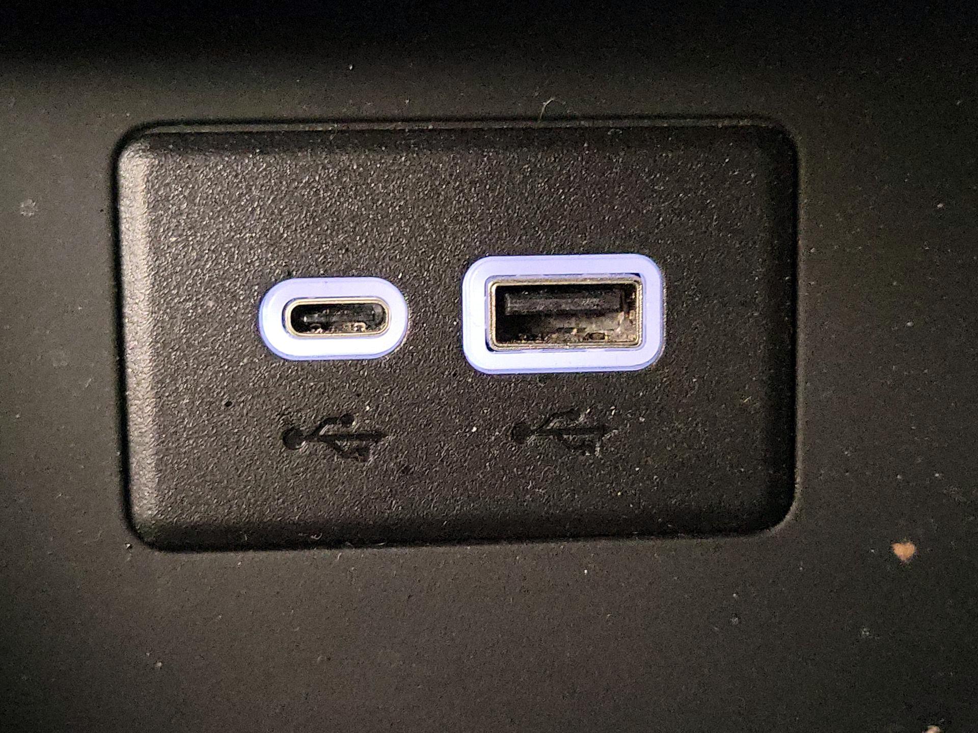 Thumbnail: 2023 GMC Acadia - 18