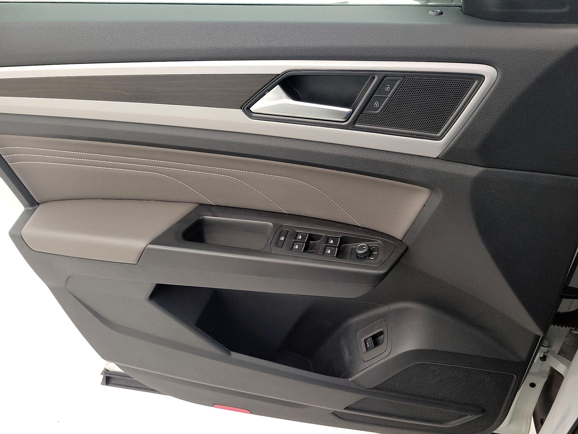 Thumbnail: 2023 Volkswagen Atlas - 10