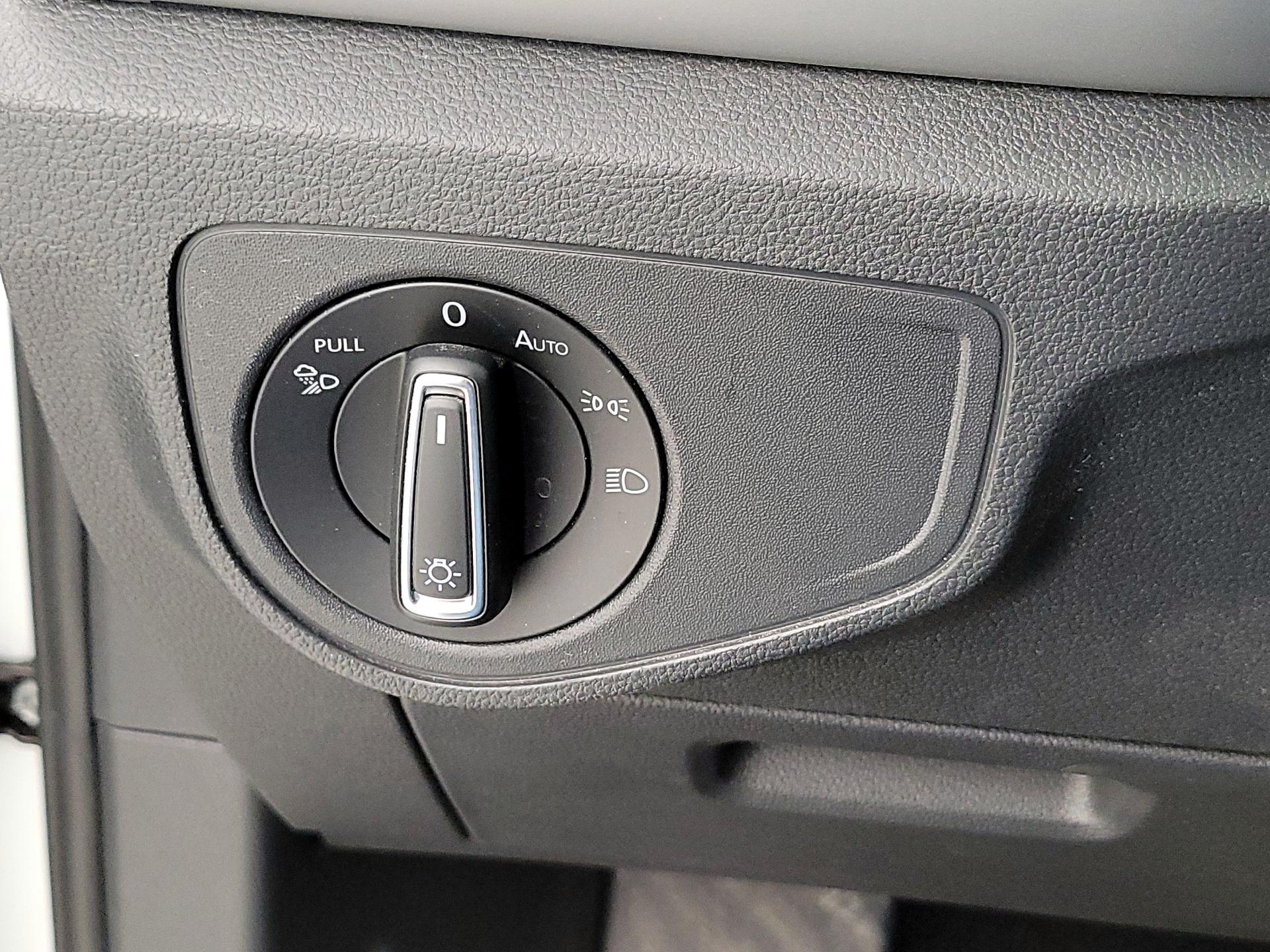 Thumbnail: 2023 Volkswagen Atlas - 11